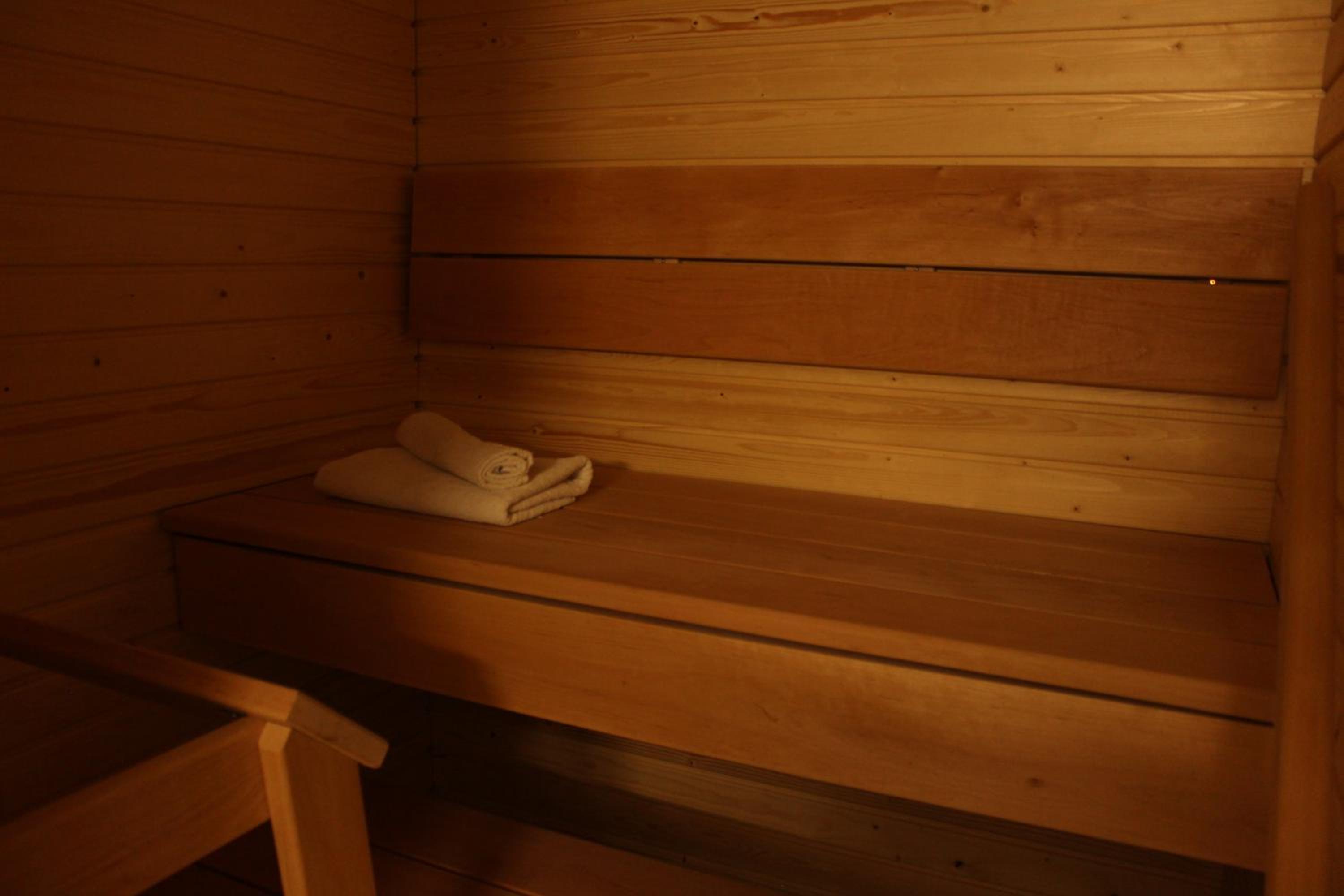 Apartment with Sauna - Photo 5