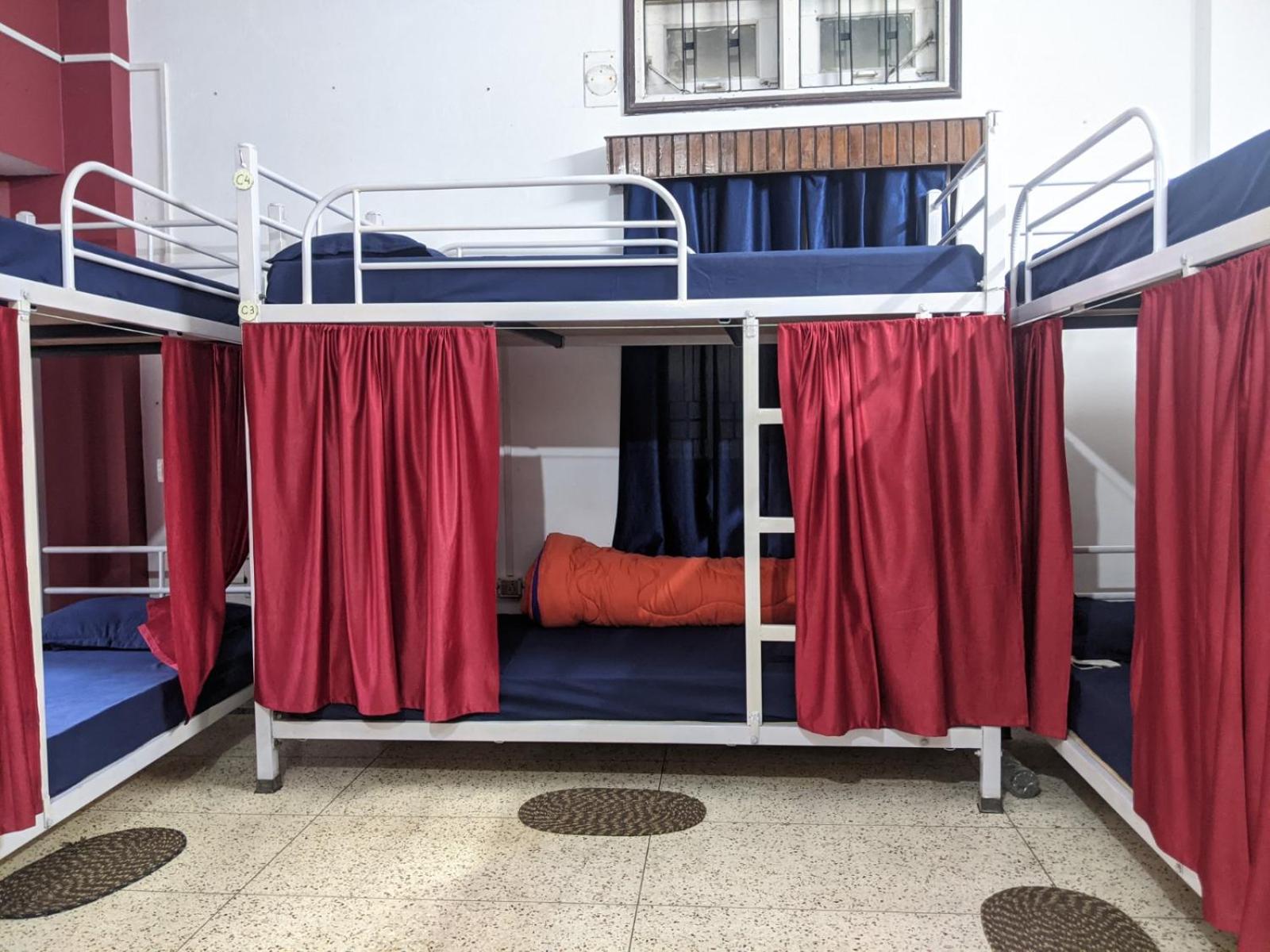 Bed in 6-Bed Mixed Dormitory Room photo 1