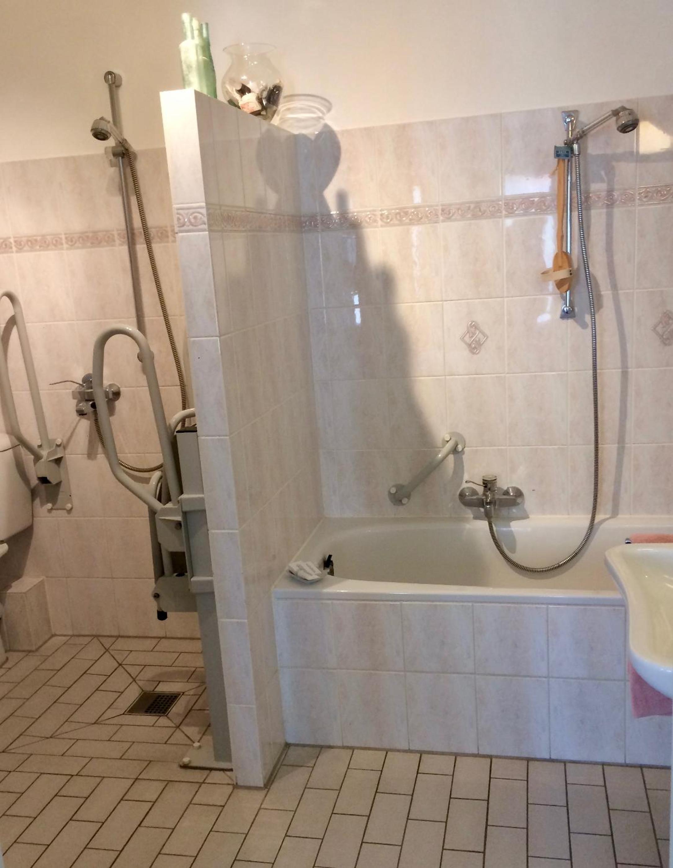 Double Room - Disability Access photo 3