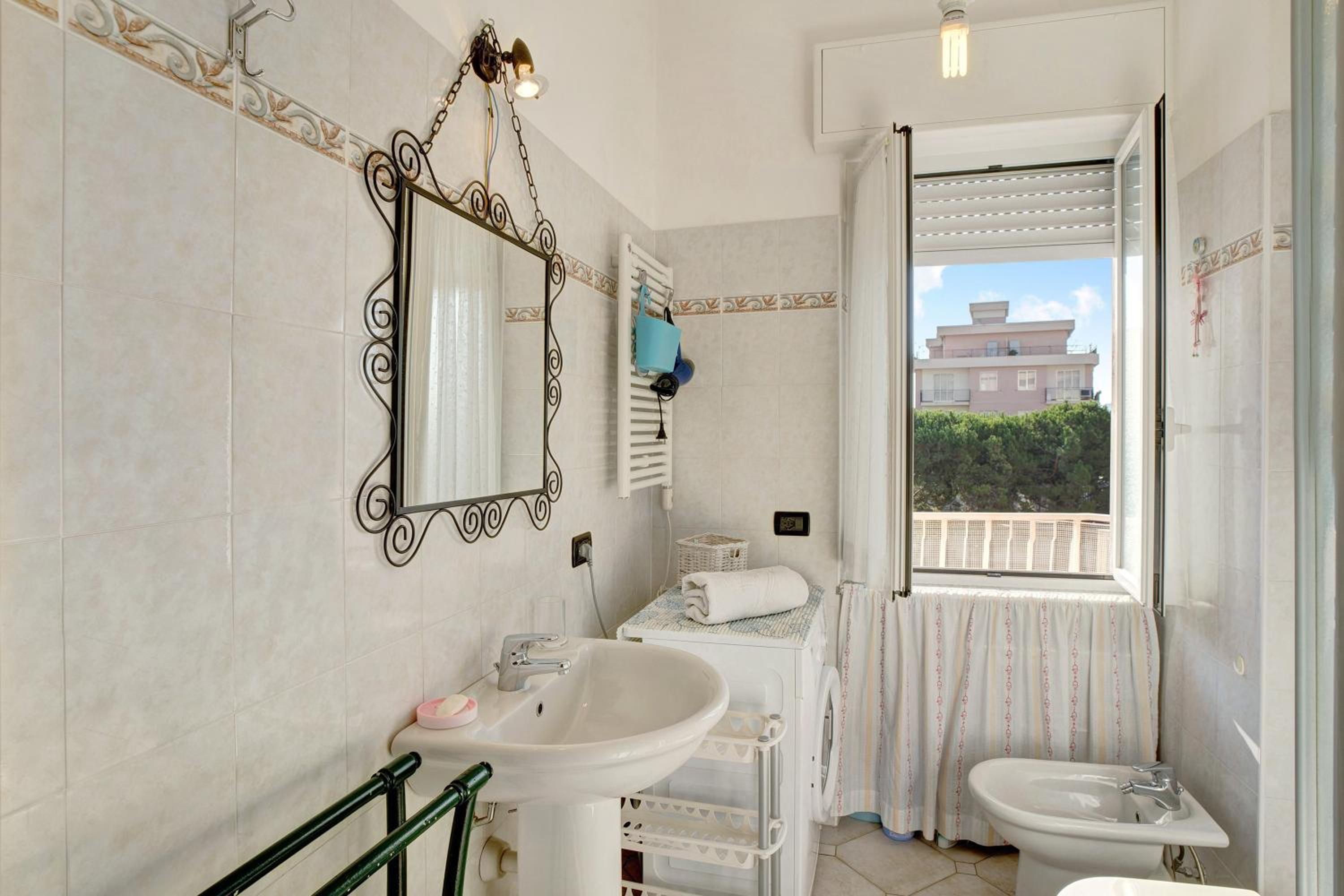 Superior One-Bedroom Apartment with Balcony - Photo 10