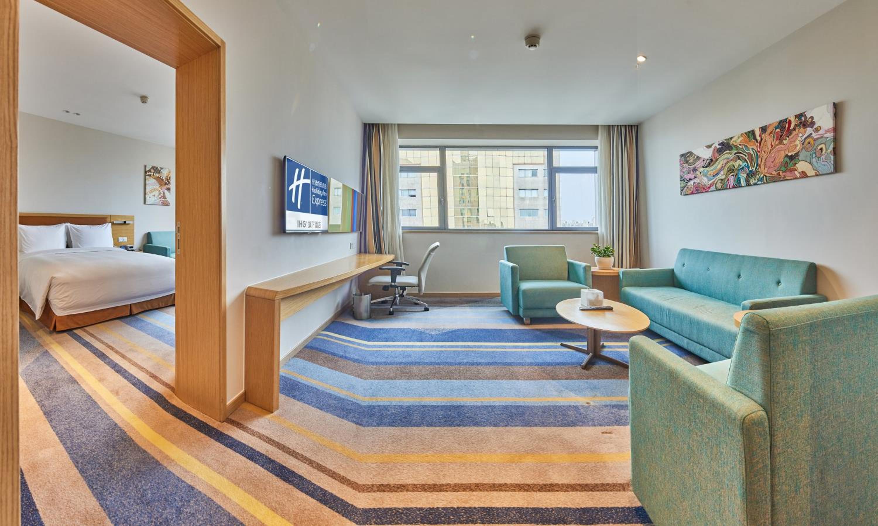One-Bedroom Suite photo 2