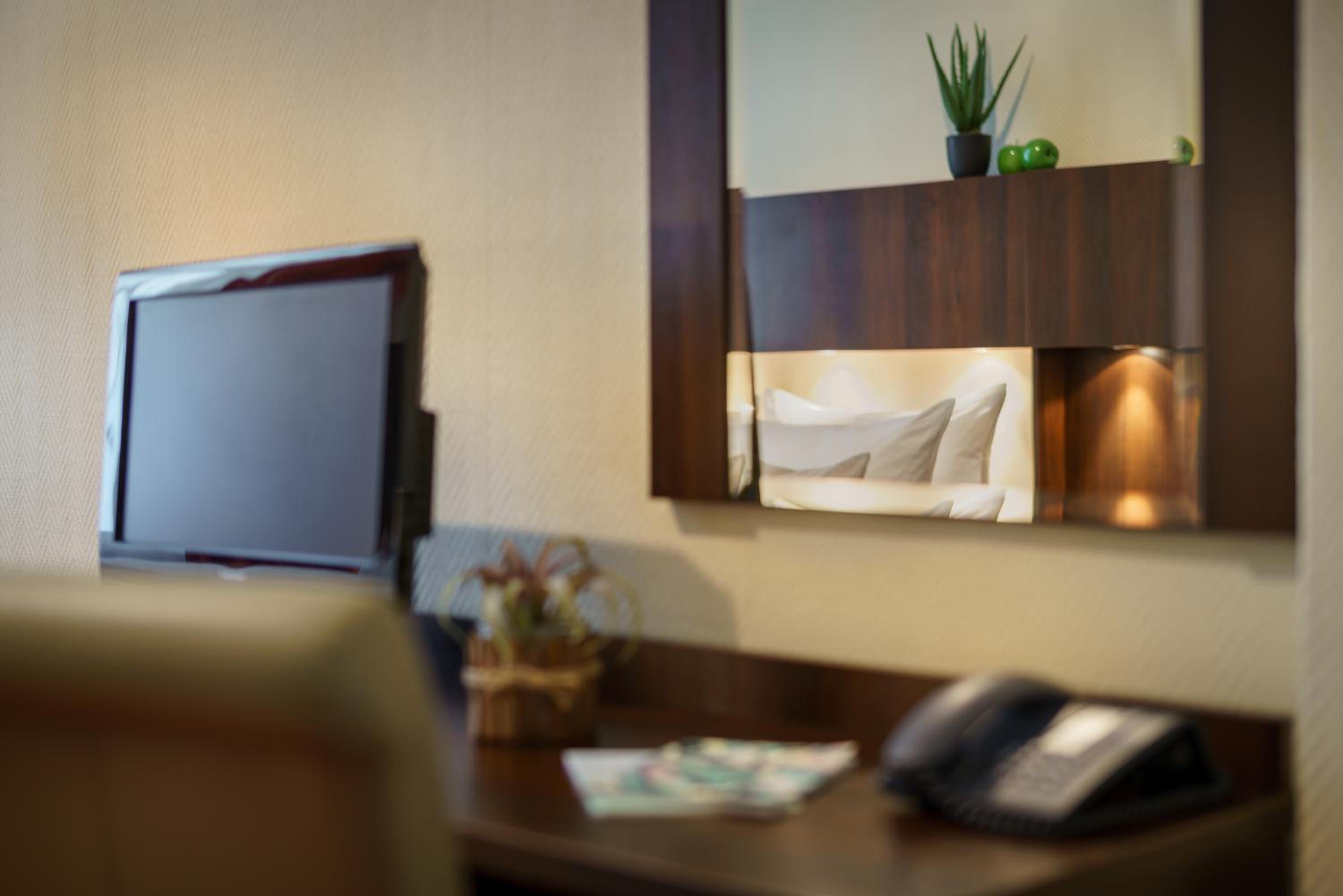 Standard Double Or Twin Room - Photo 2