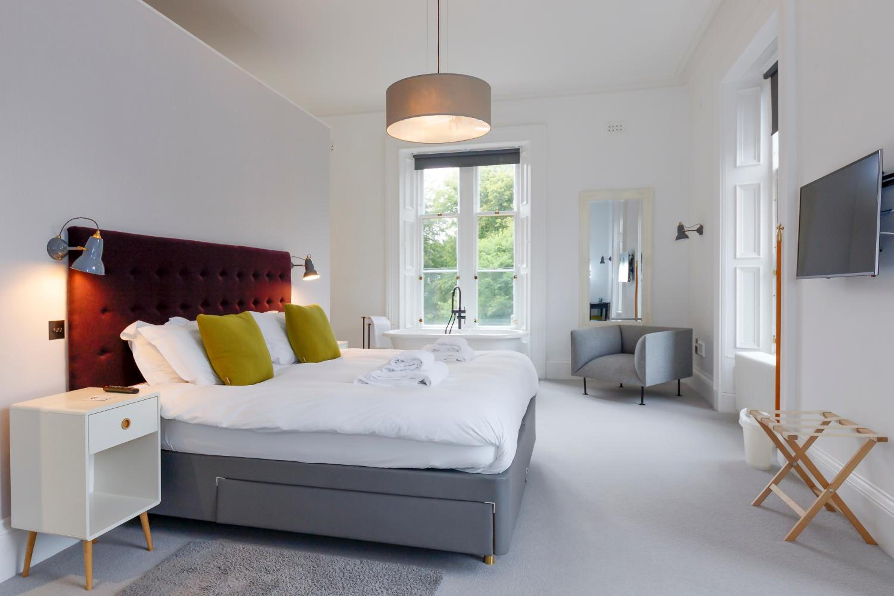 Superior King Room - Photo 1
