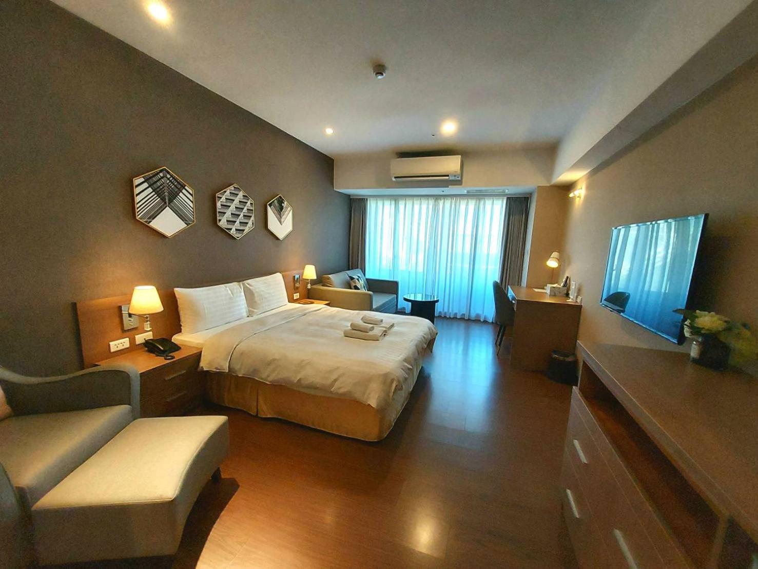 Classic Double Room with City View photo 2