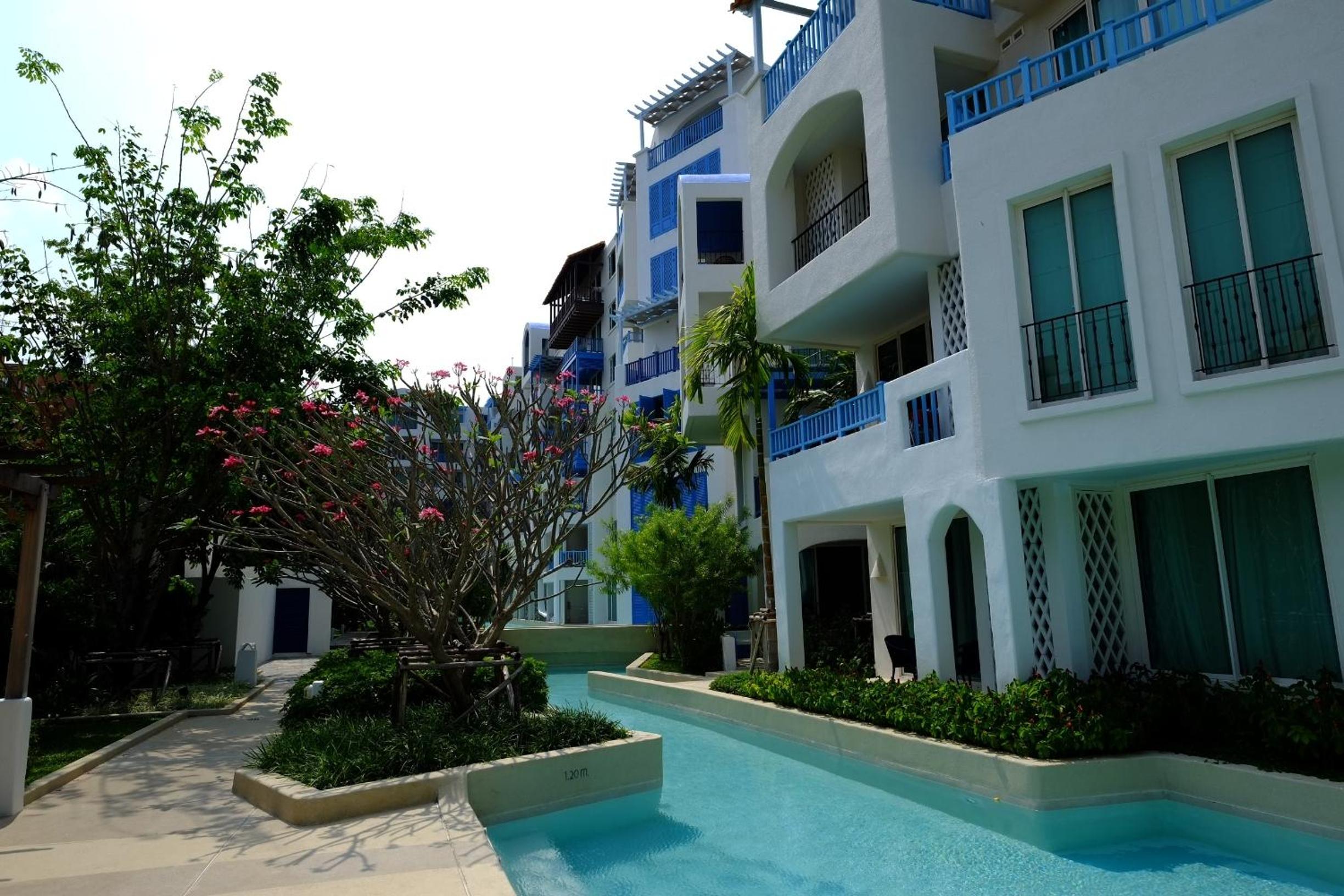 Apartment with Mountain View - Photo 24