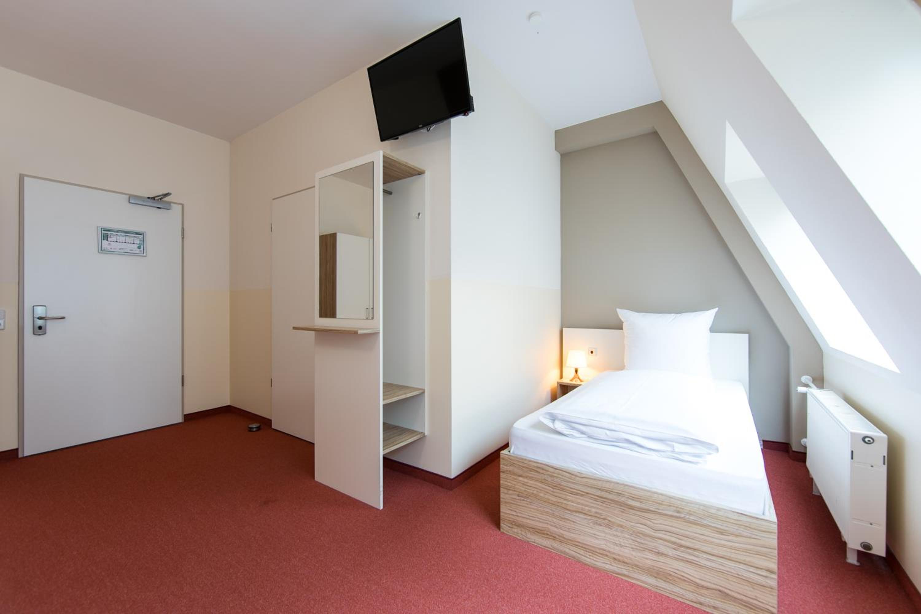 Standard Single Room photo 2