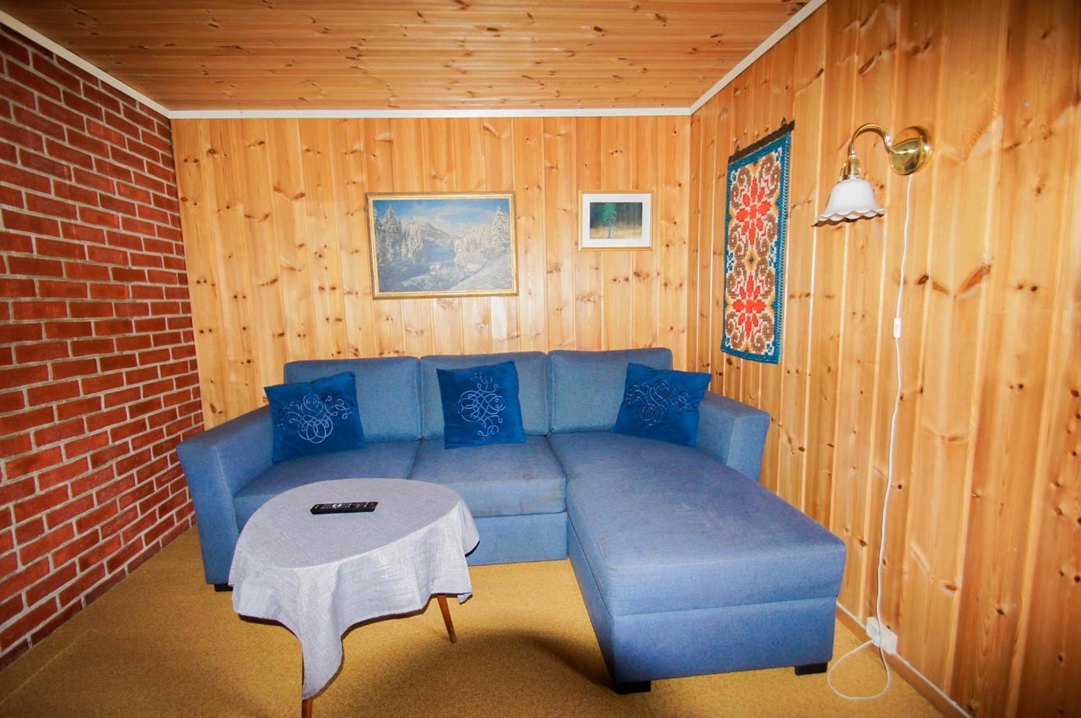 Three-Bedroom Cottage - Photo 9