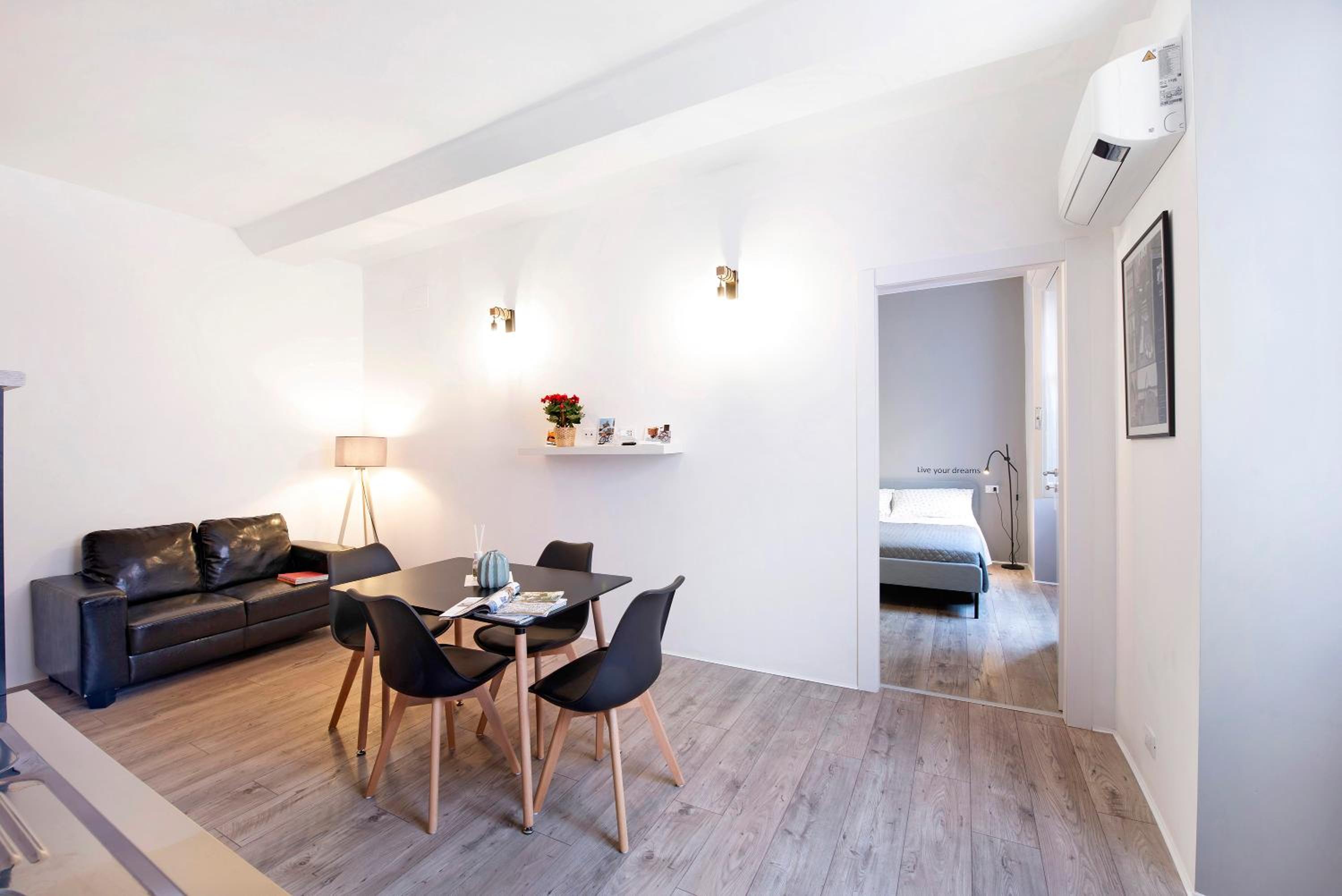 Superior One-Bedroom Apartment