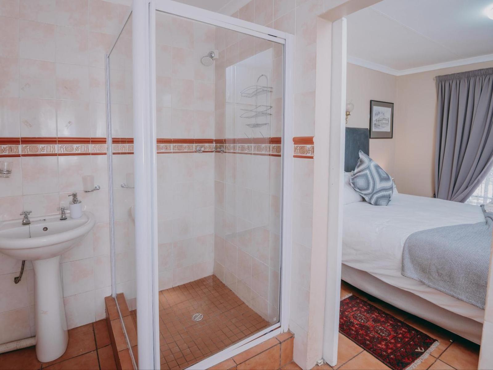 Luxury Apartment - Photo 5