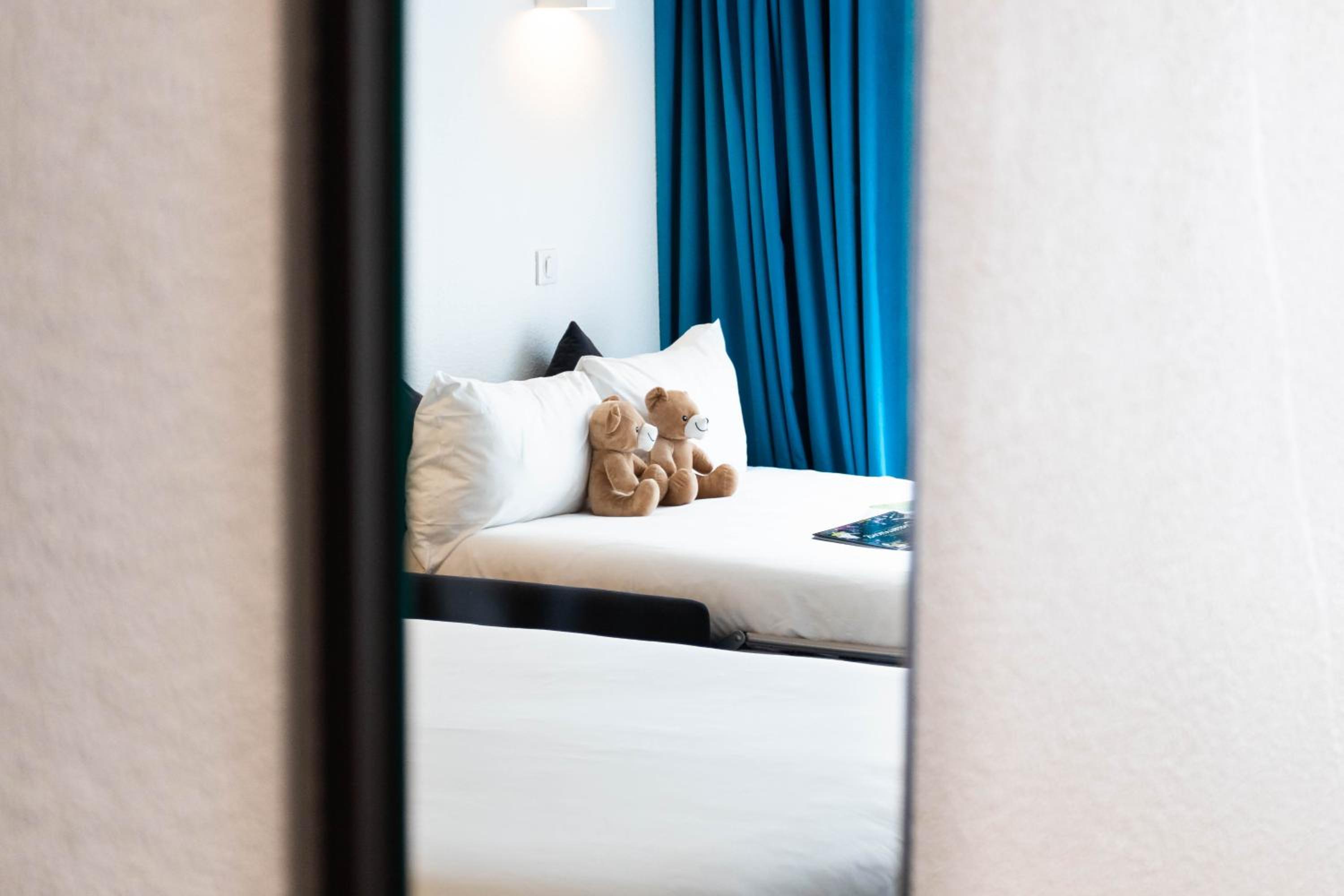 Superior Room with Double Bed and Sofa - Photo 7