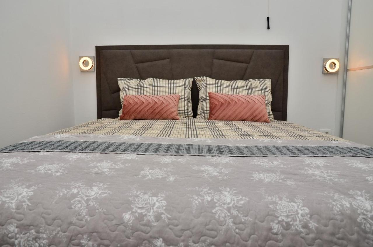 One-Bedroom Apartment - Photo 26