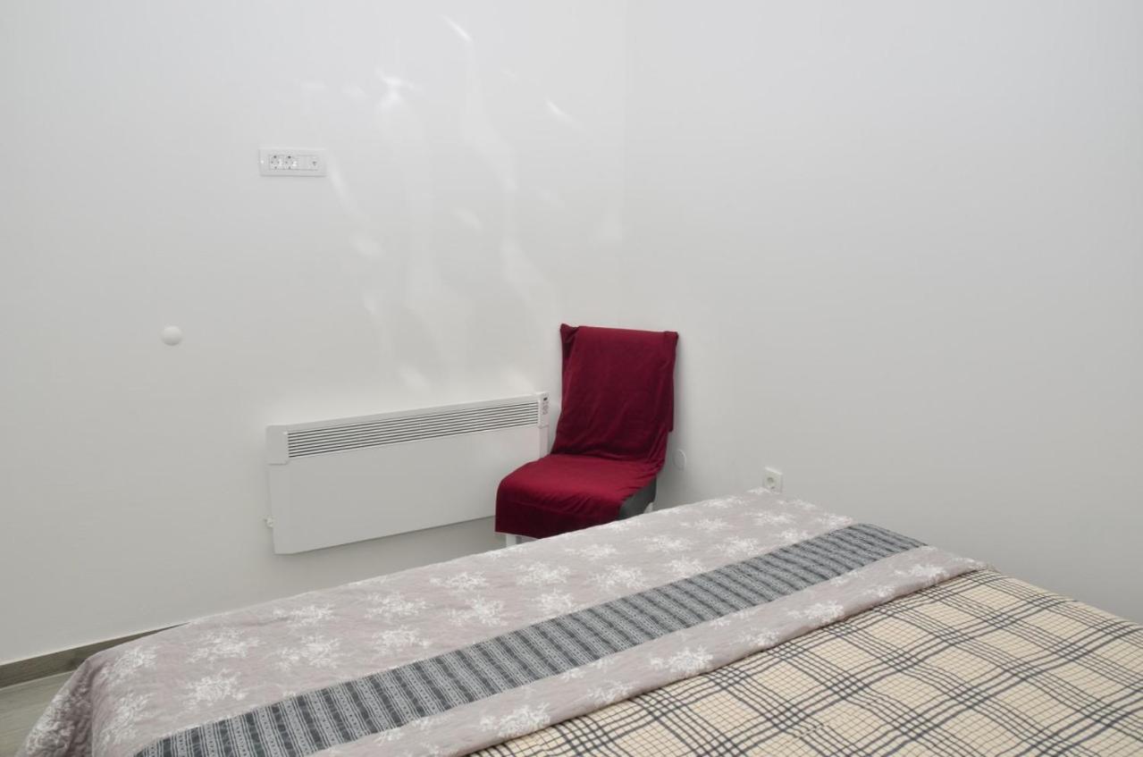 One-Bedroom Apartment - Photo 17