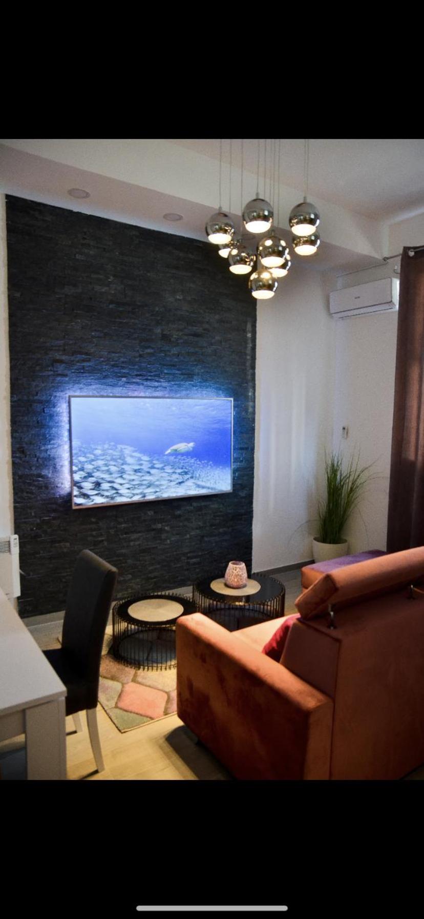 One-Bedroom Apartment - Photo 8