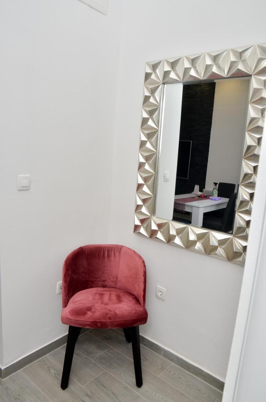 One-Bedroom Apartment - Photo 7