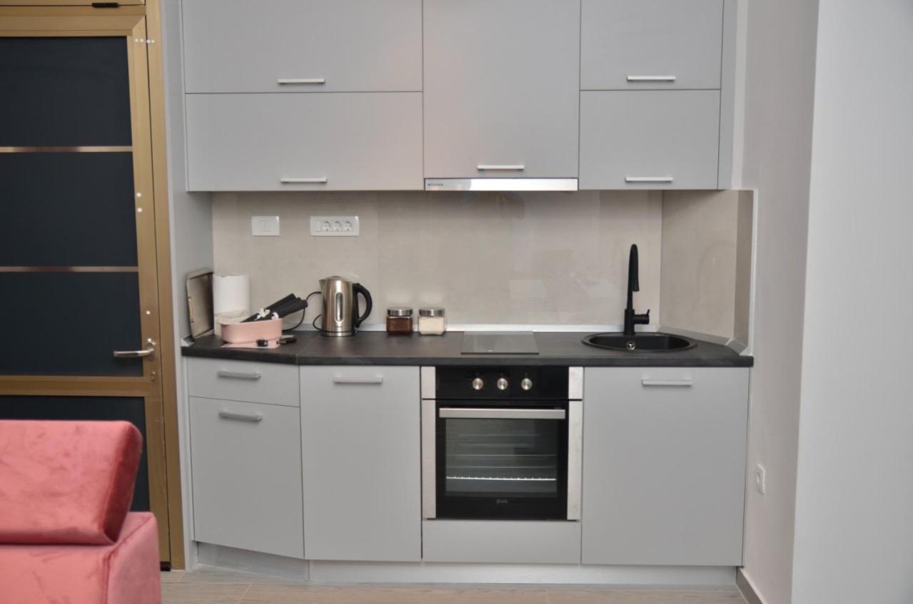 One-Bedroom Apartment - Photo 6