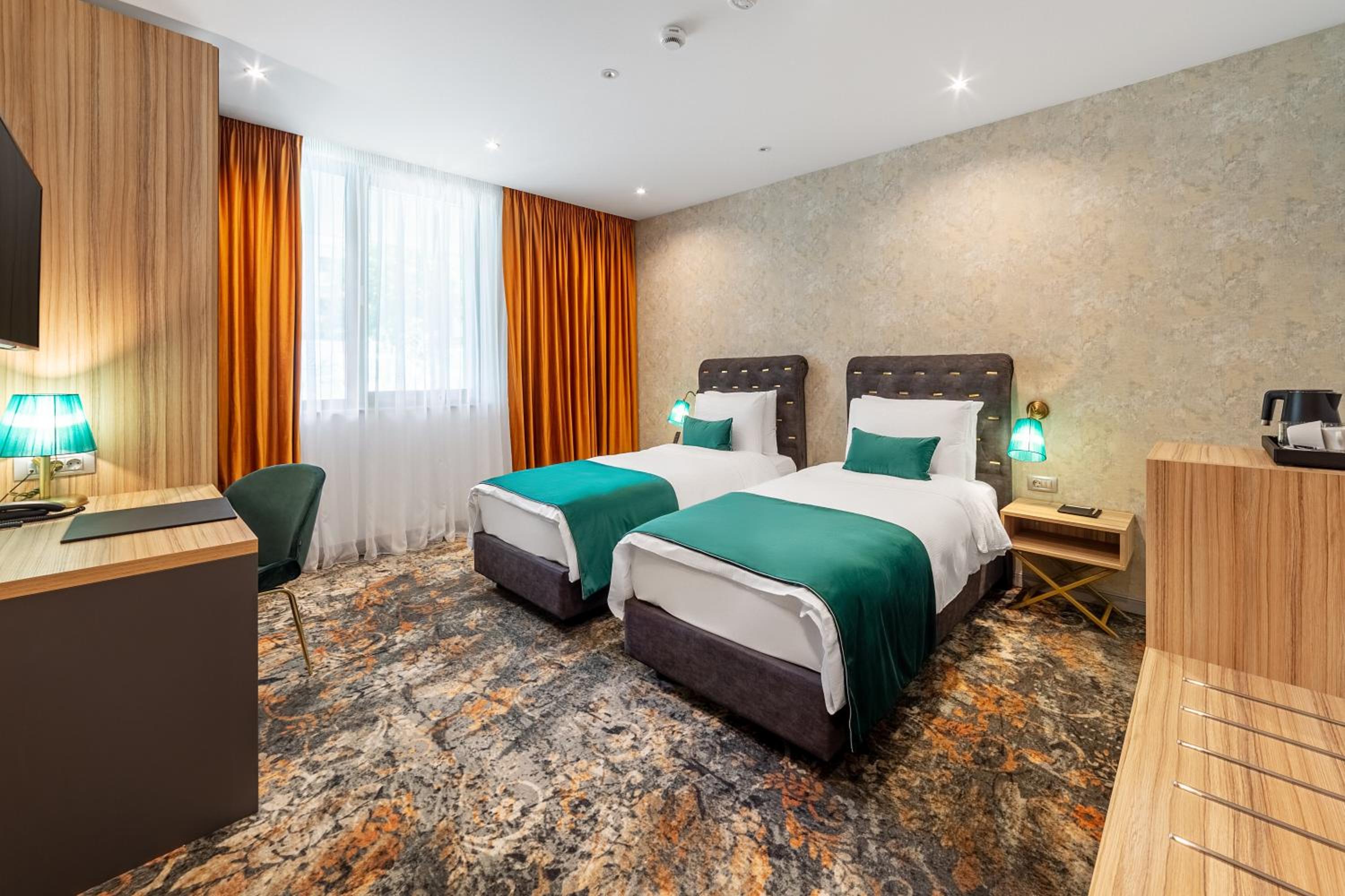 Twin Room - Photo 8