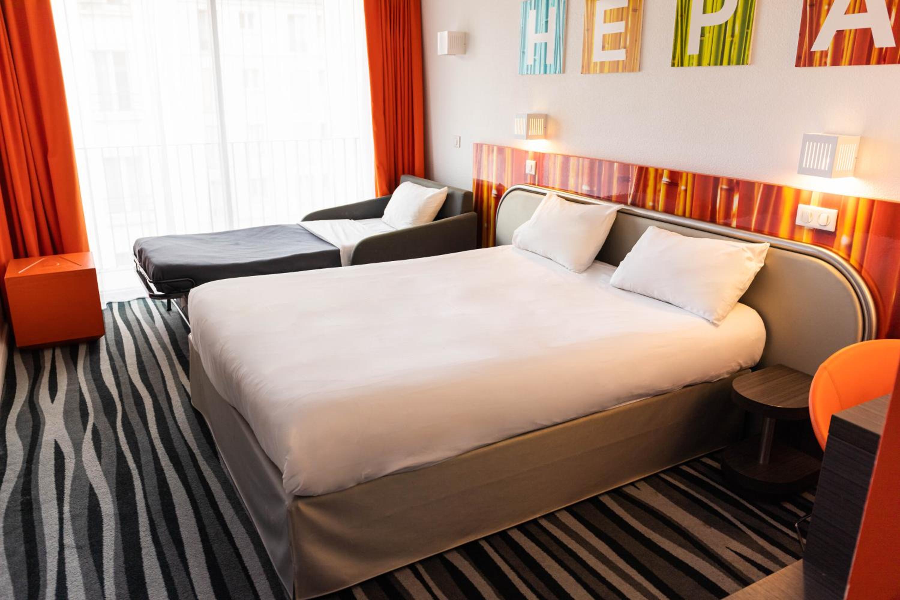 Standard Double Room with Sofa Bed - Photo 3