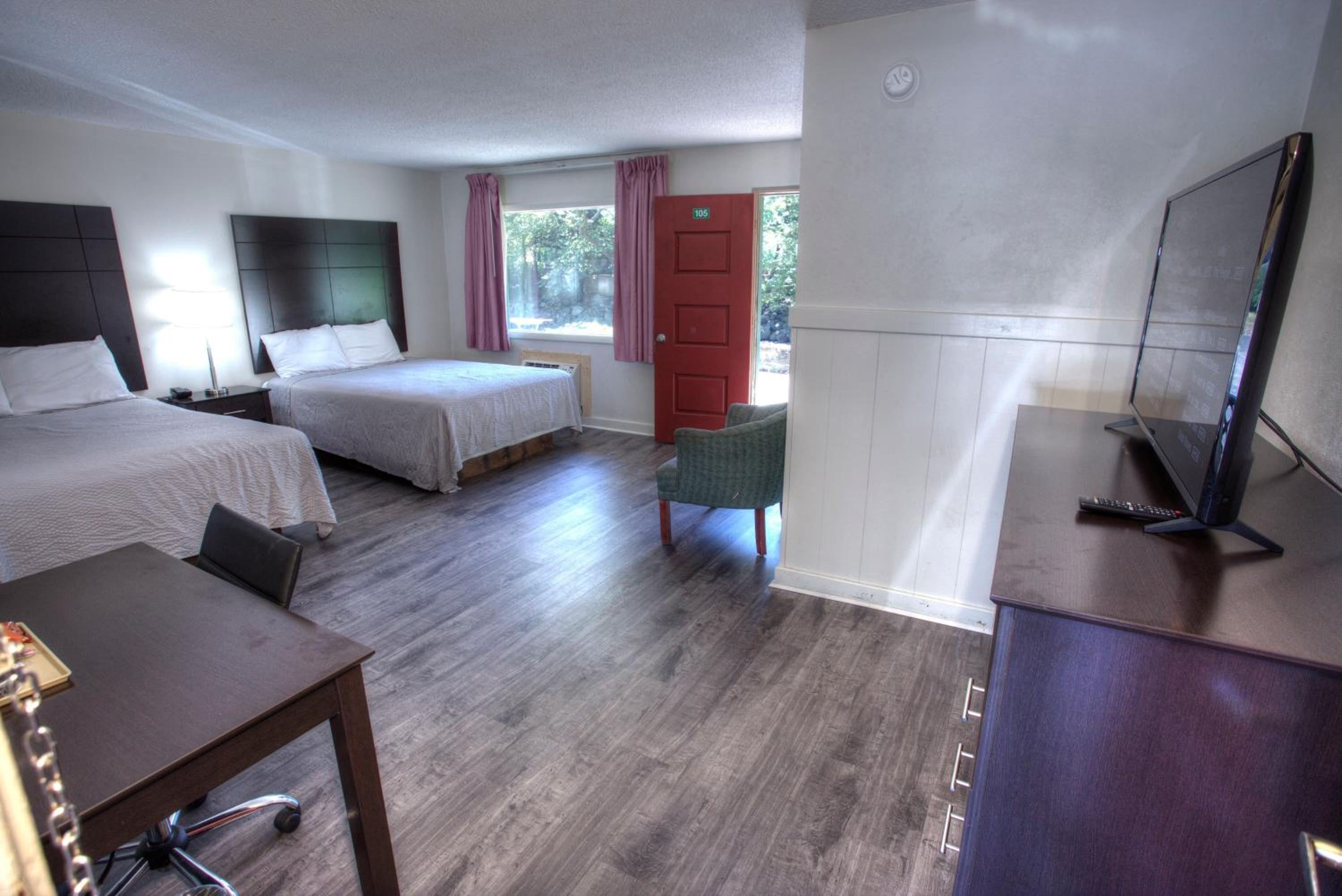 Double Room With Two Double Beds - Non-Smoking photo 3