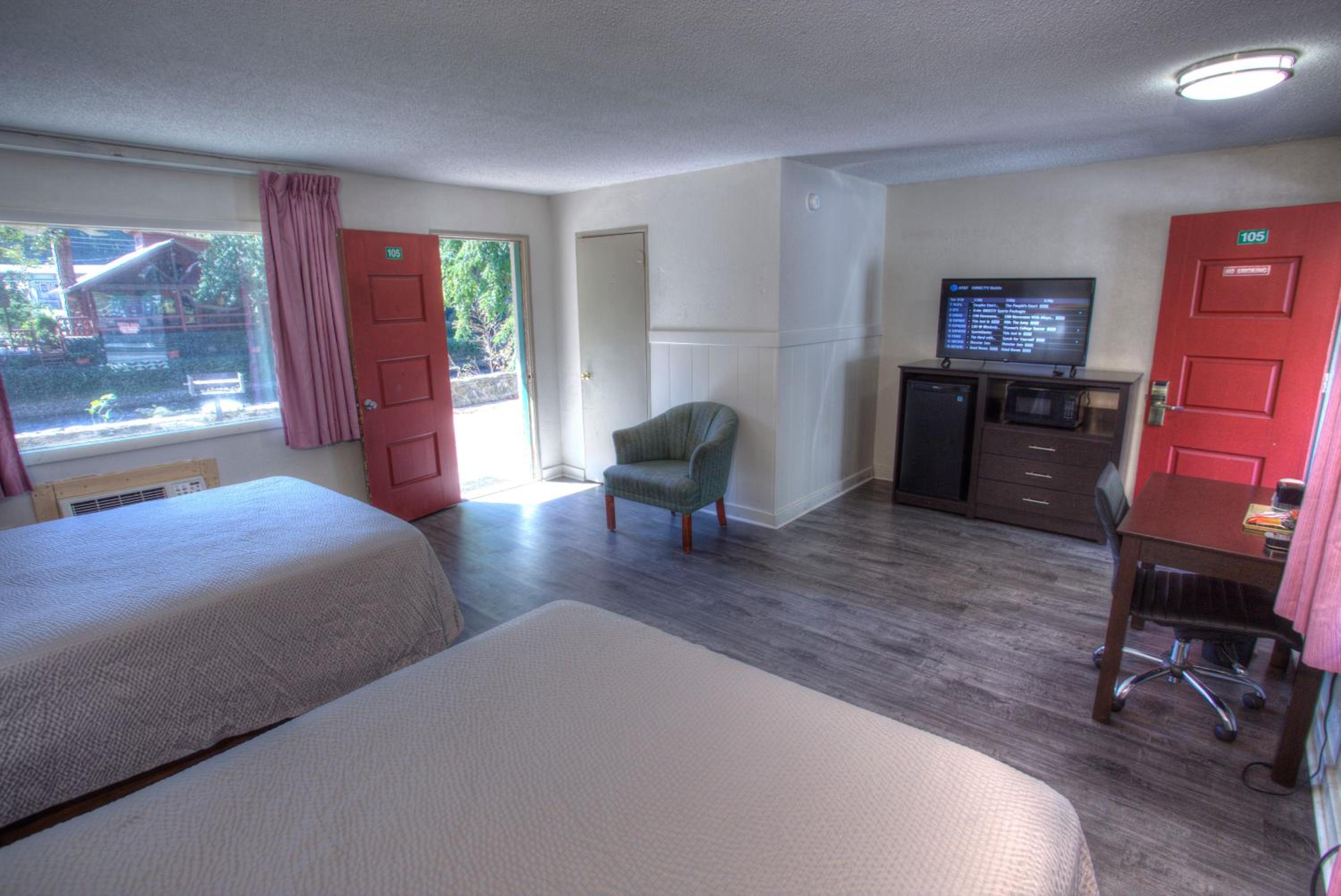 Double Room With Two Double Beds - Non-Smoking photo 1