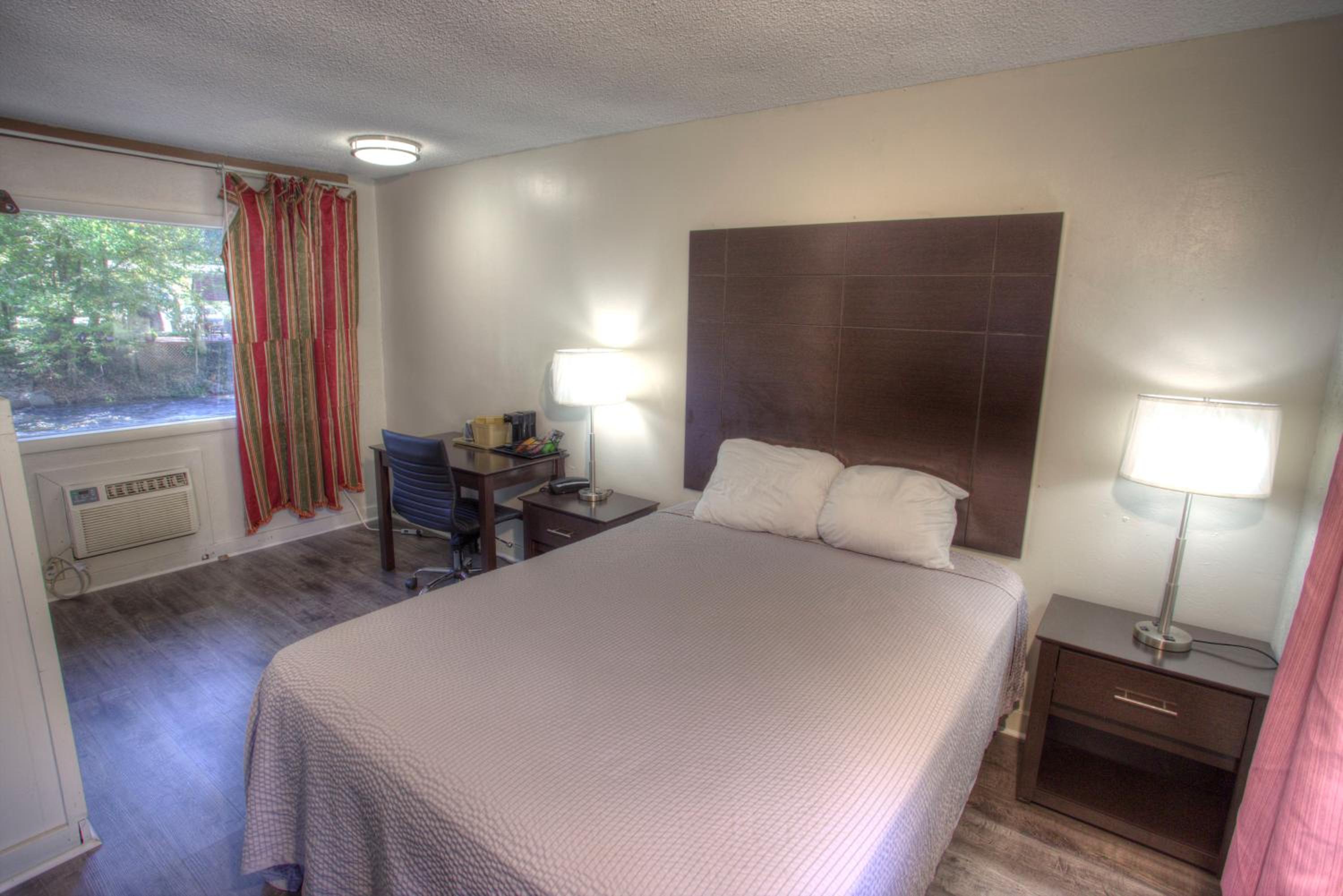 Double Room with Two Double Beds - Smoking photo 1