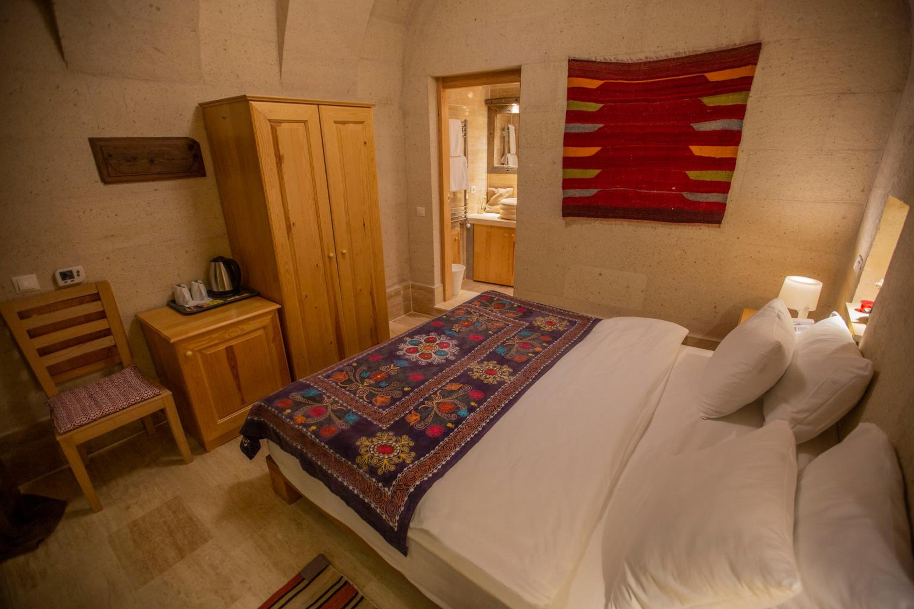 Standard King Room photo 2