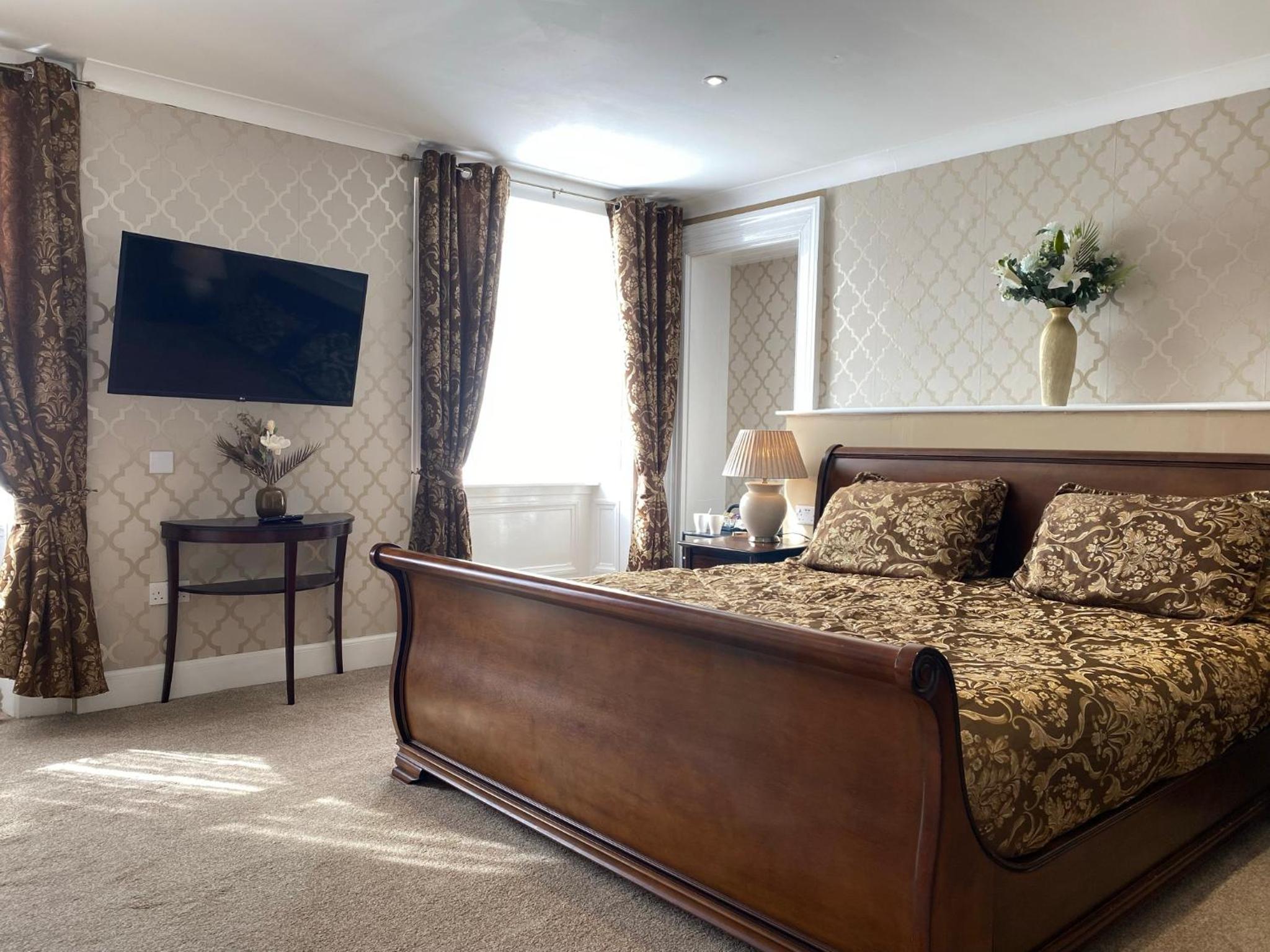Deluxe King Room - Photo 6