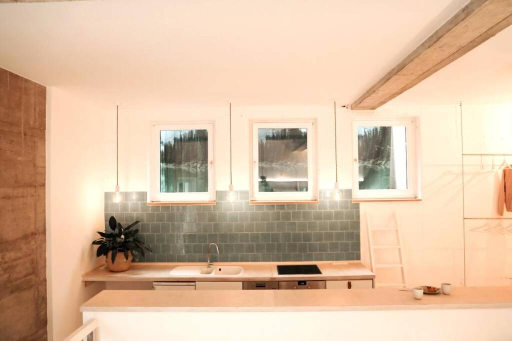 One-Bedroom Apartment - Photo 2