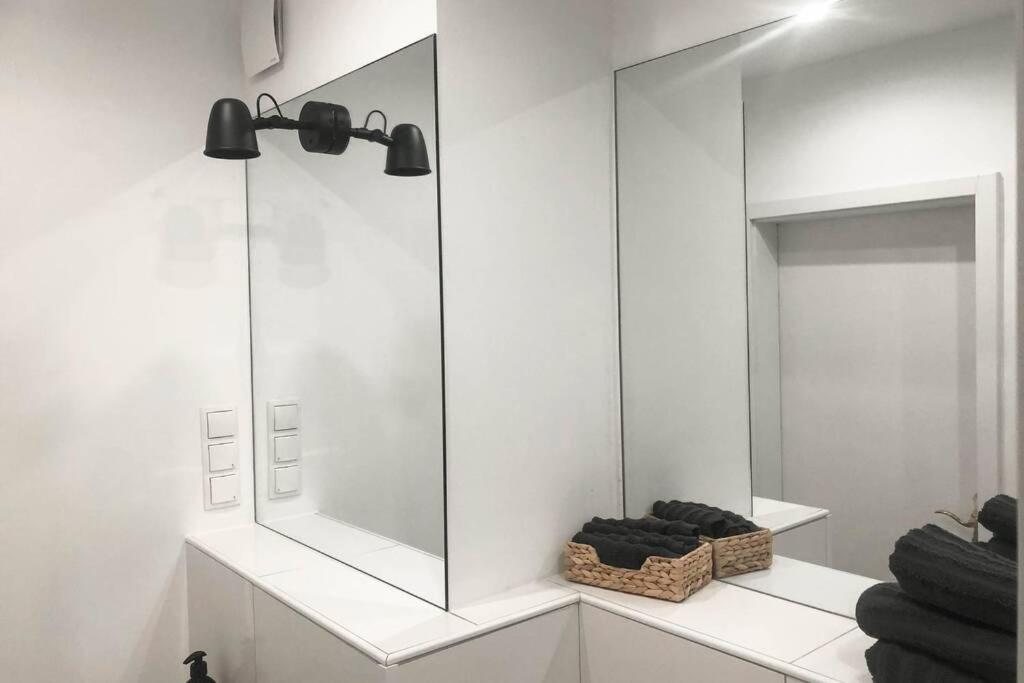 One-Bedroom Apartment - Photo 3