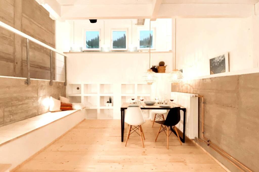 One-Bedroom Apartment - Photo 12