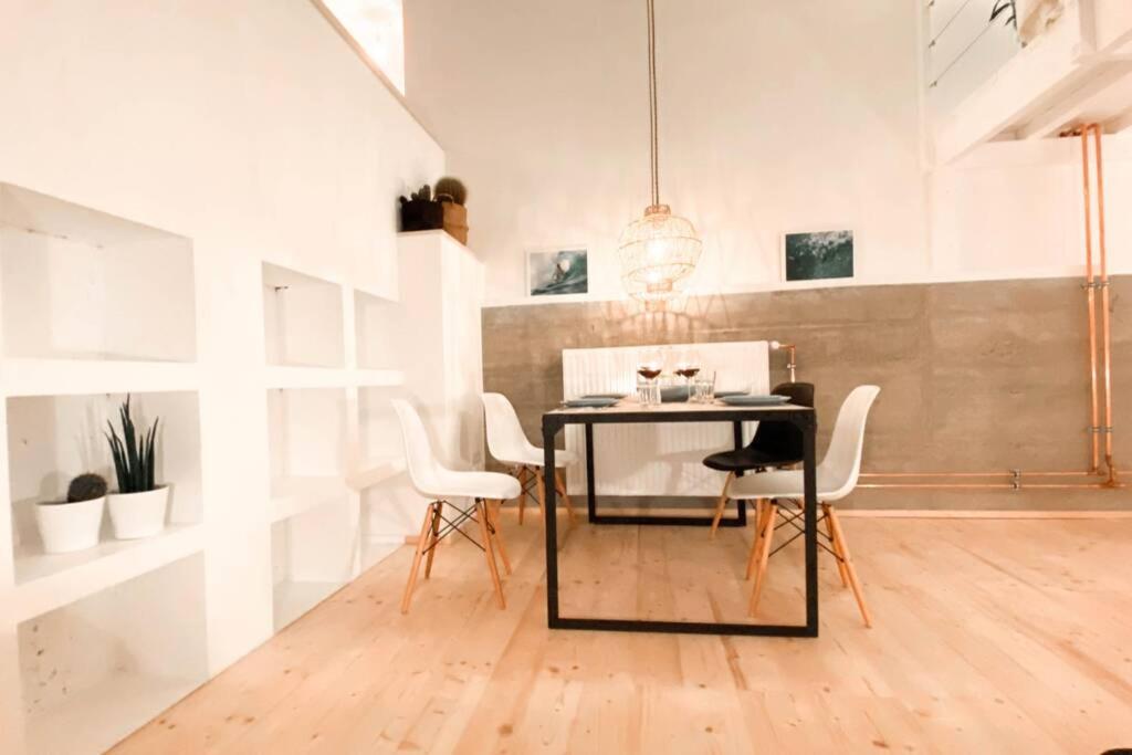 One-Bedroom Apartment - Photo 13