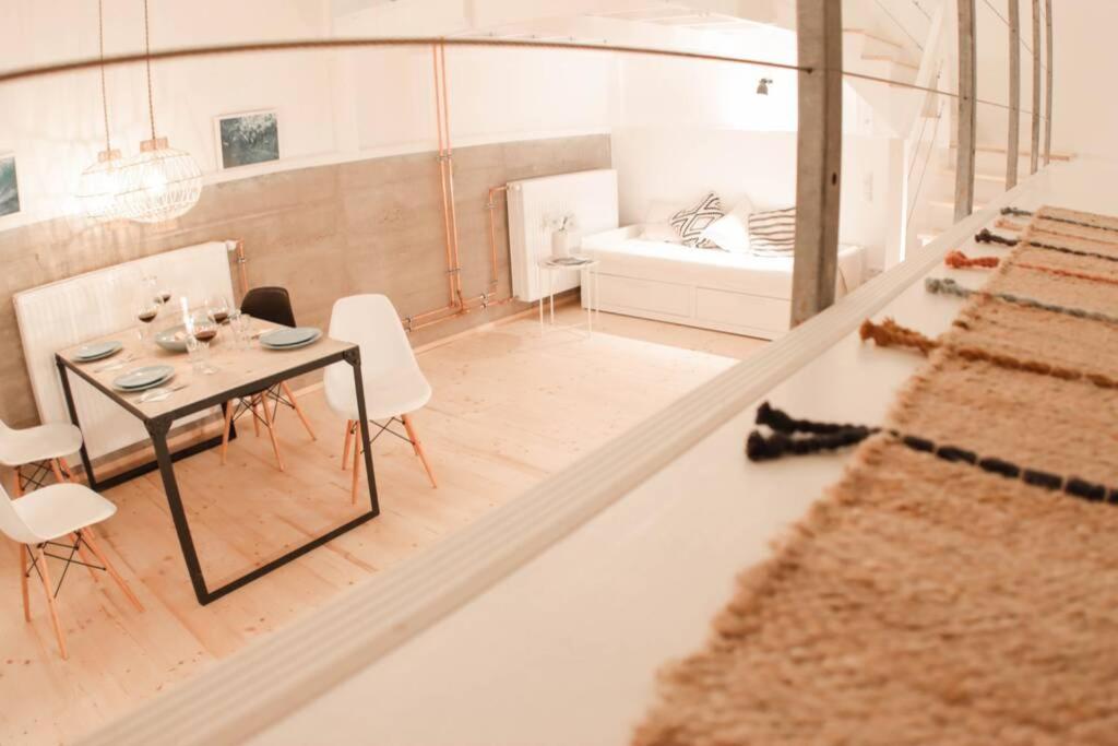 One-Bedroom Apartment - Photo 20