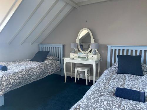 Large Twin Room photo 1