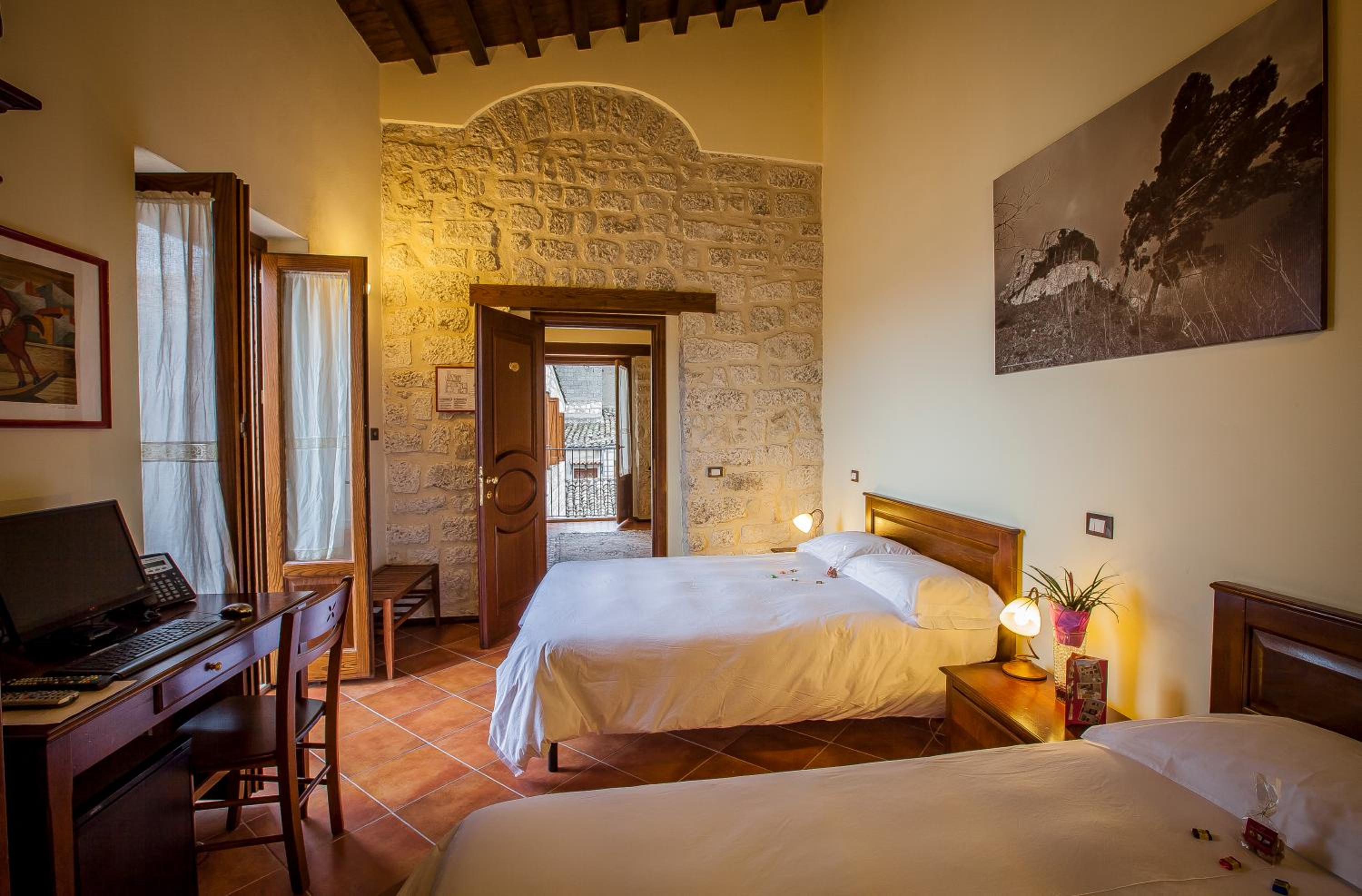 Triple Room - Photo 1