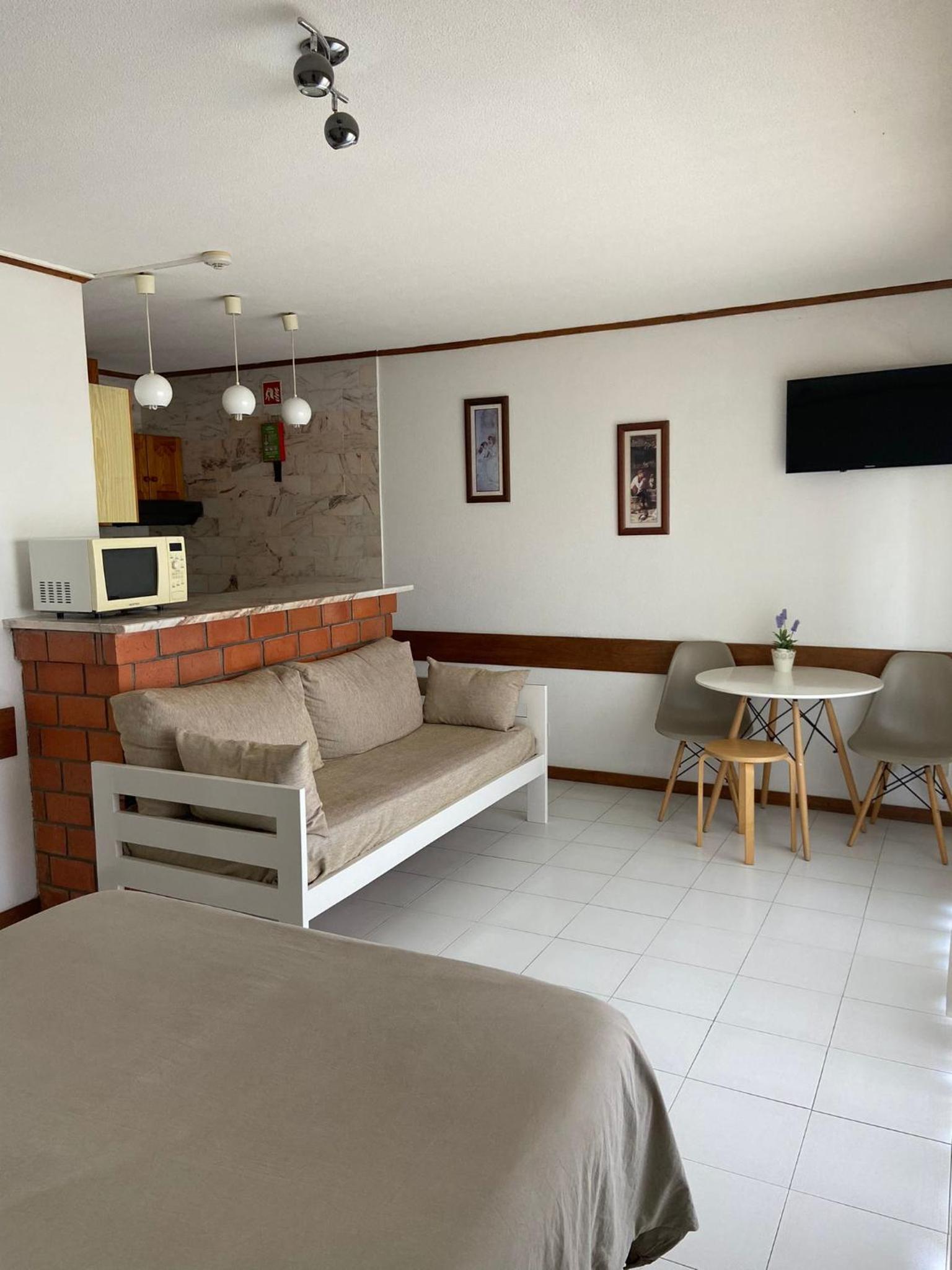 Studio Apartment - Photo 8