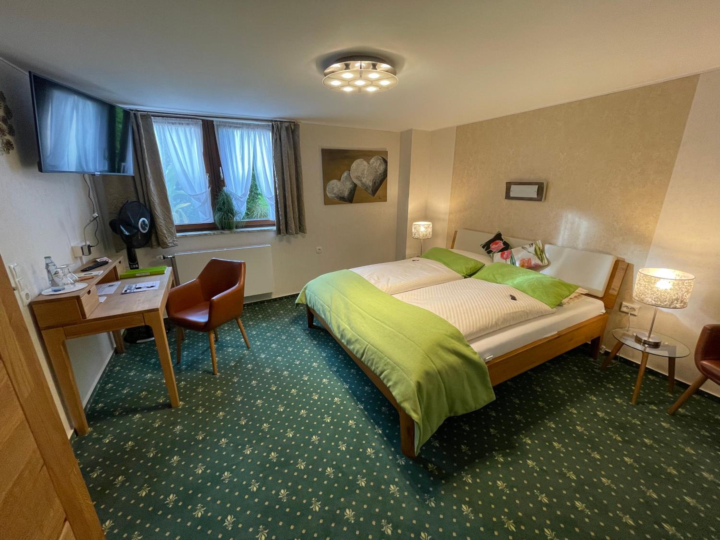 Deluxe Double Room with Shower - Photo 3