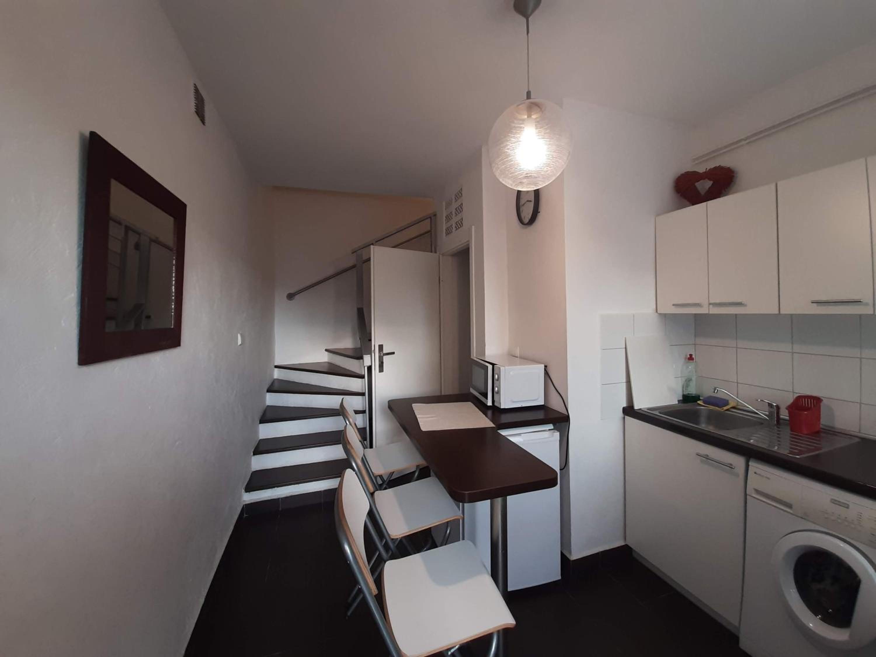 One-Bedroom Apartment photo 2