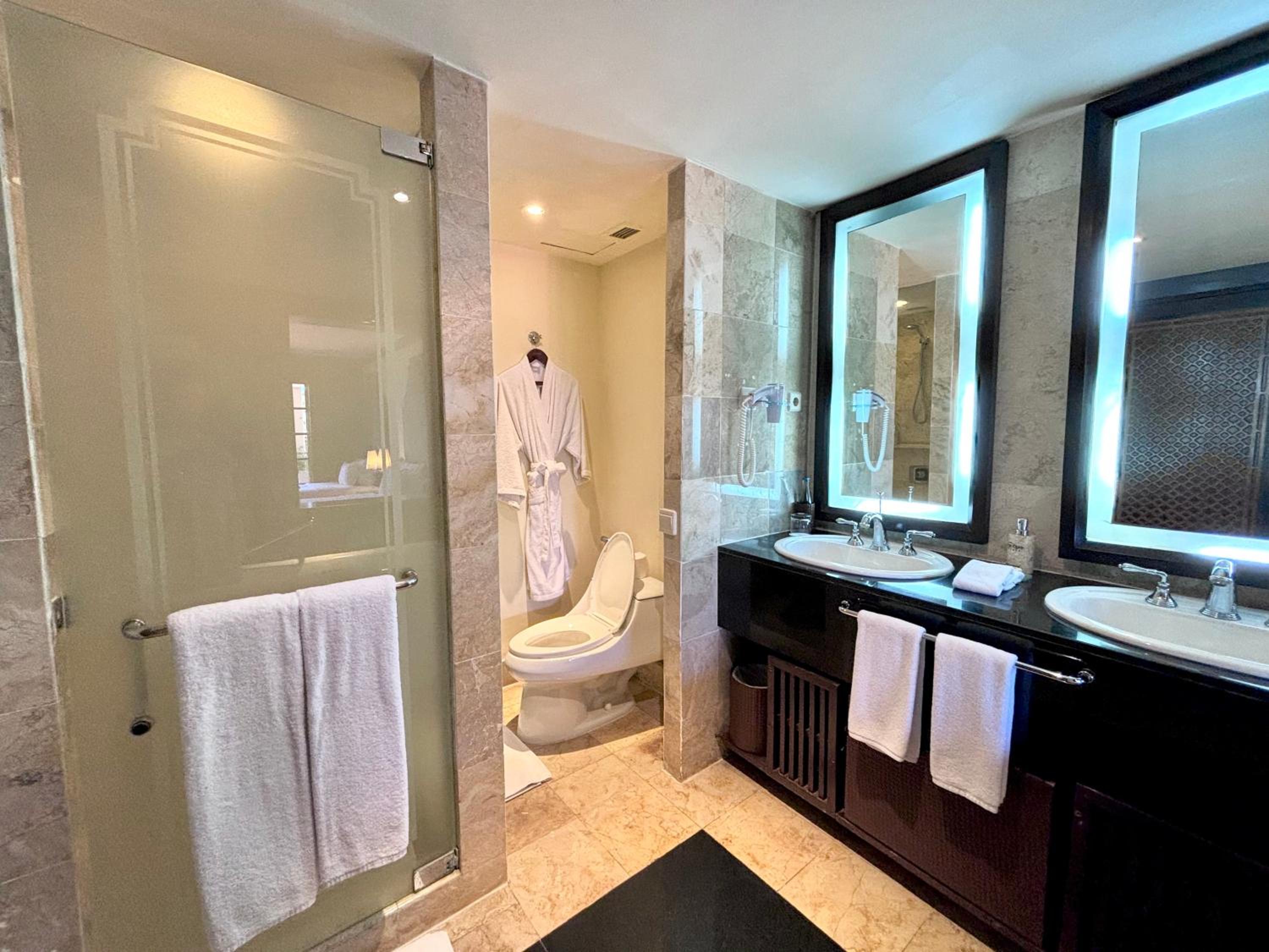 The Ayodya Palace Twin Room with Club Benefits photo 1