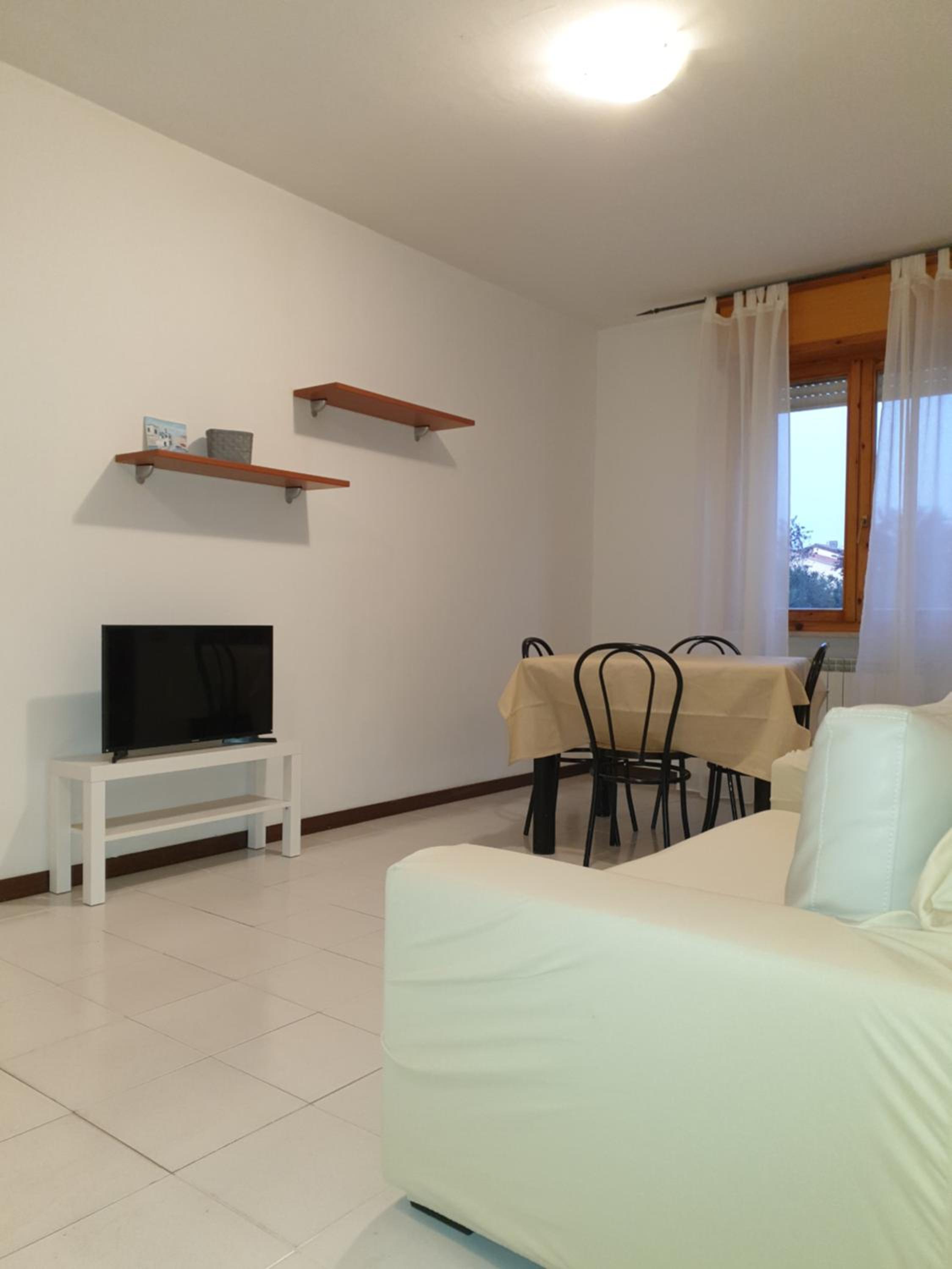 One-Bedroom Apartment - Photo 13