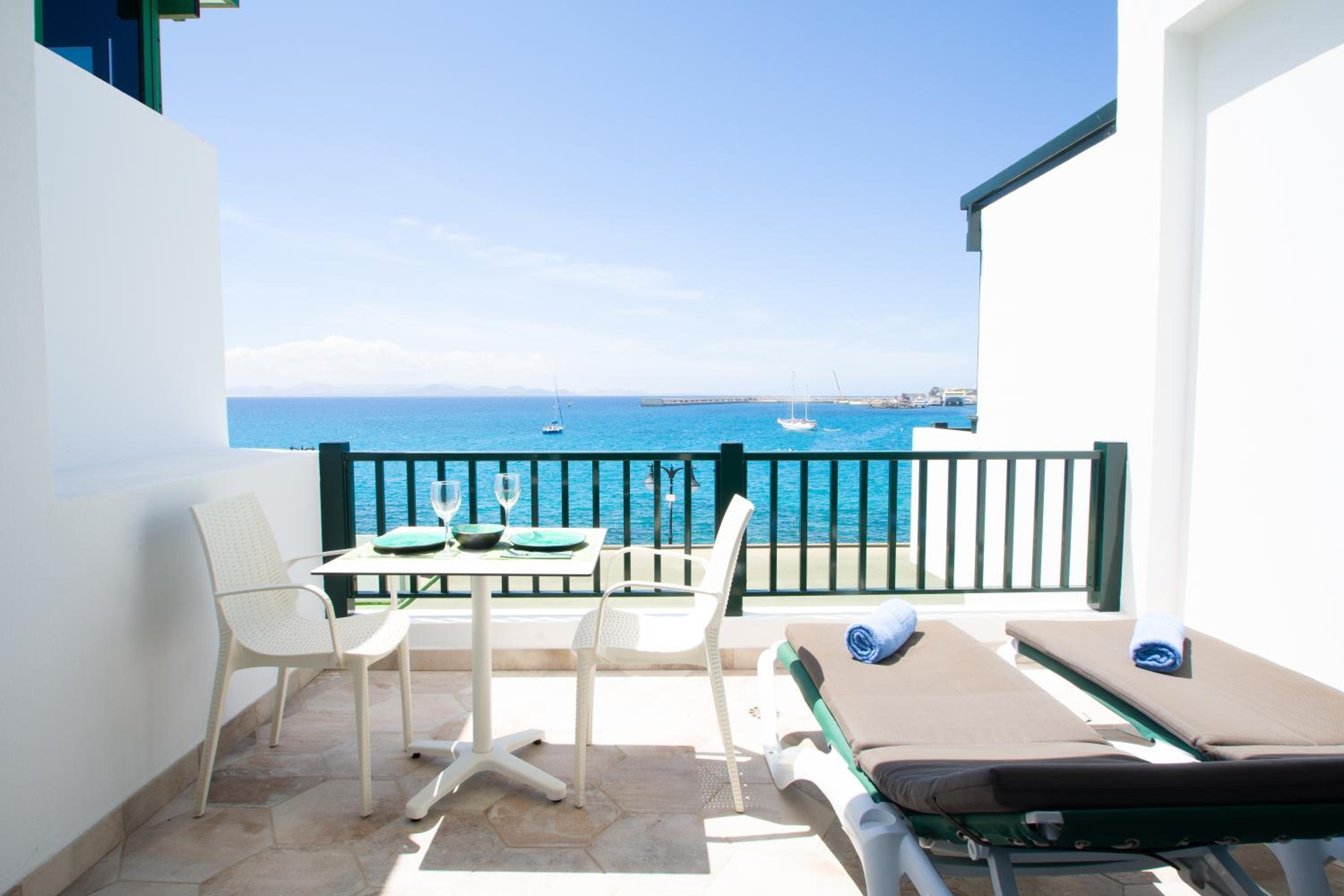 Apartment with Sea View photo 2