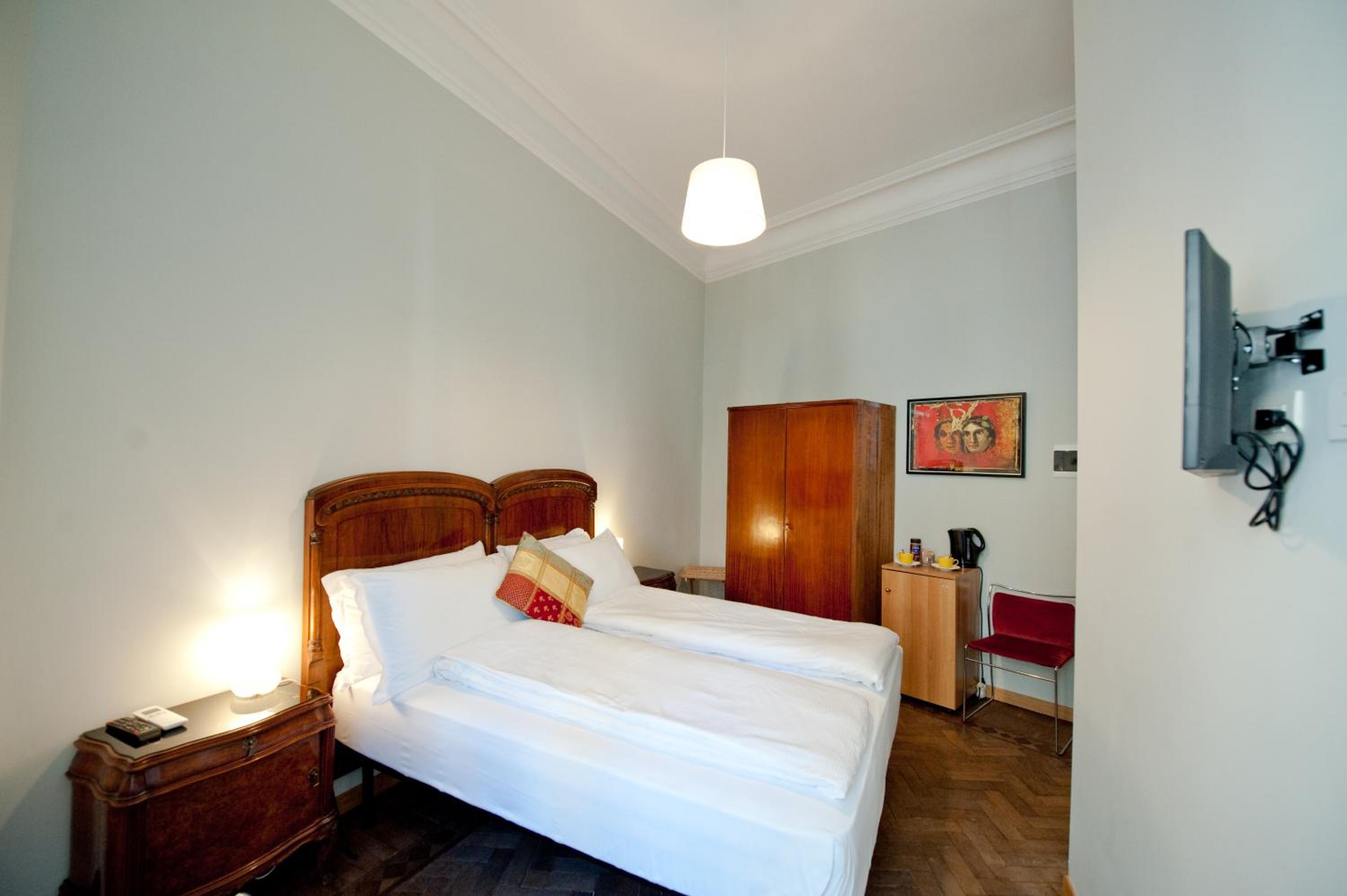 Double or Twin Room photo 3