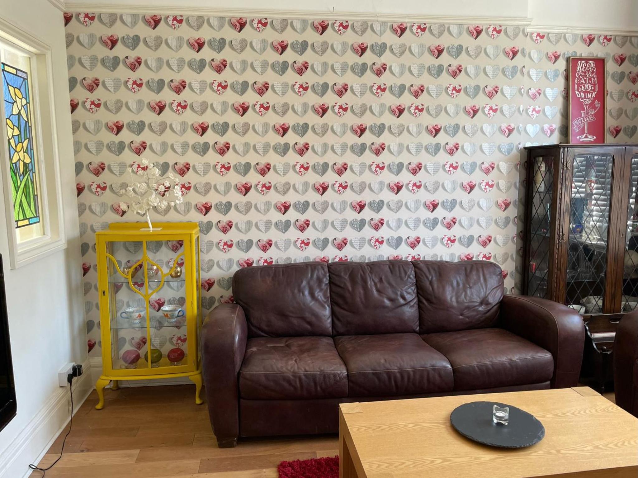 Six-Bedroom House - Photo 16