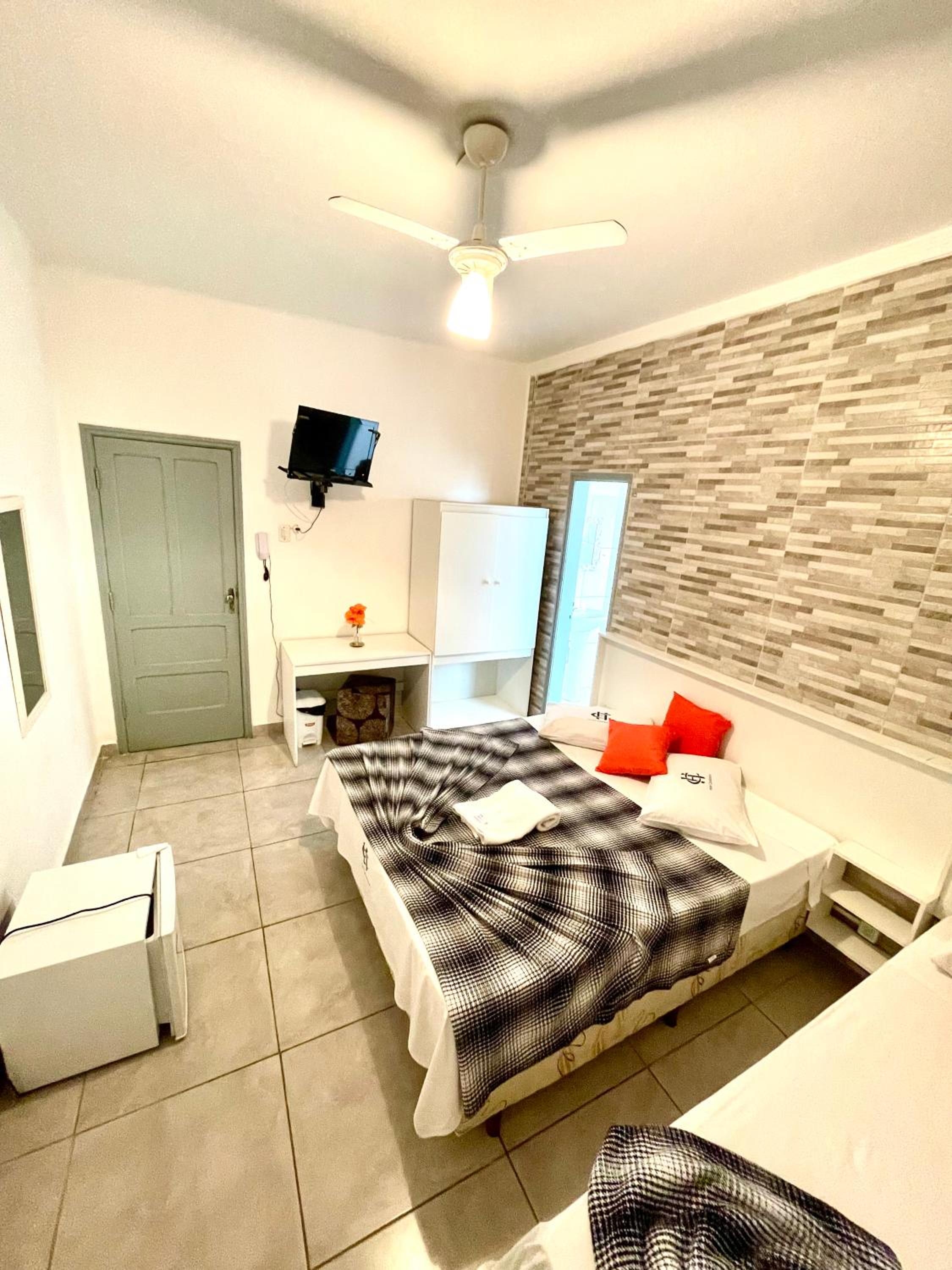 Double Room with Private Bathroom photo 1