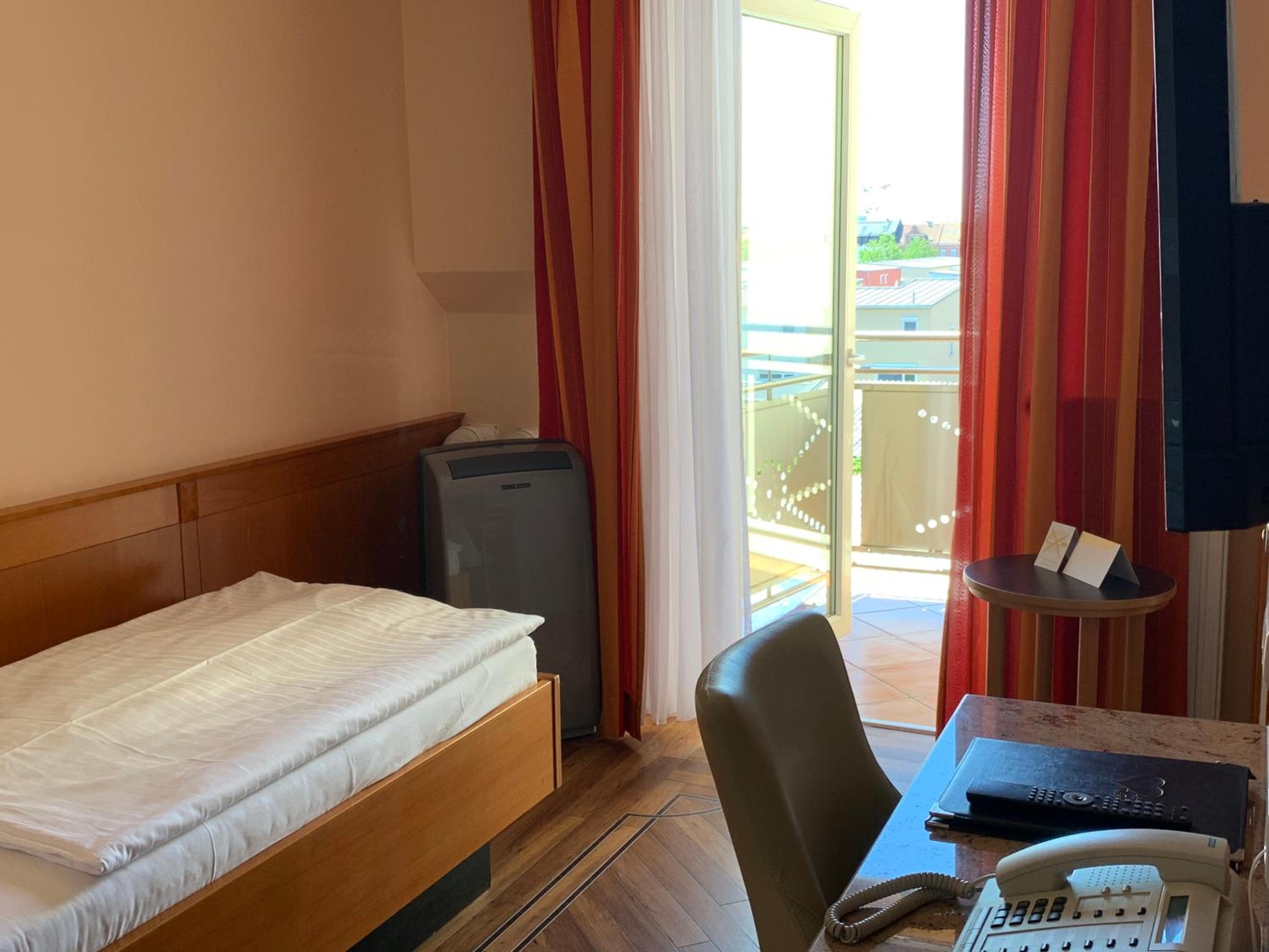 Single Room photo 1