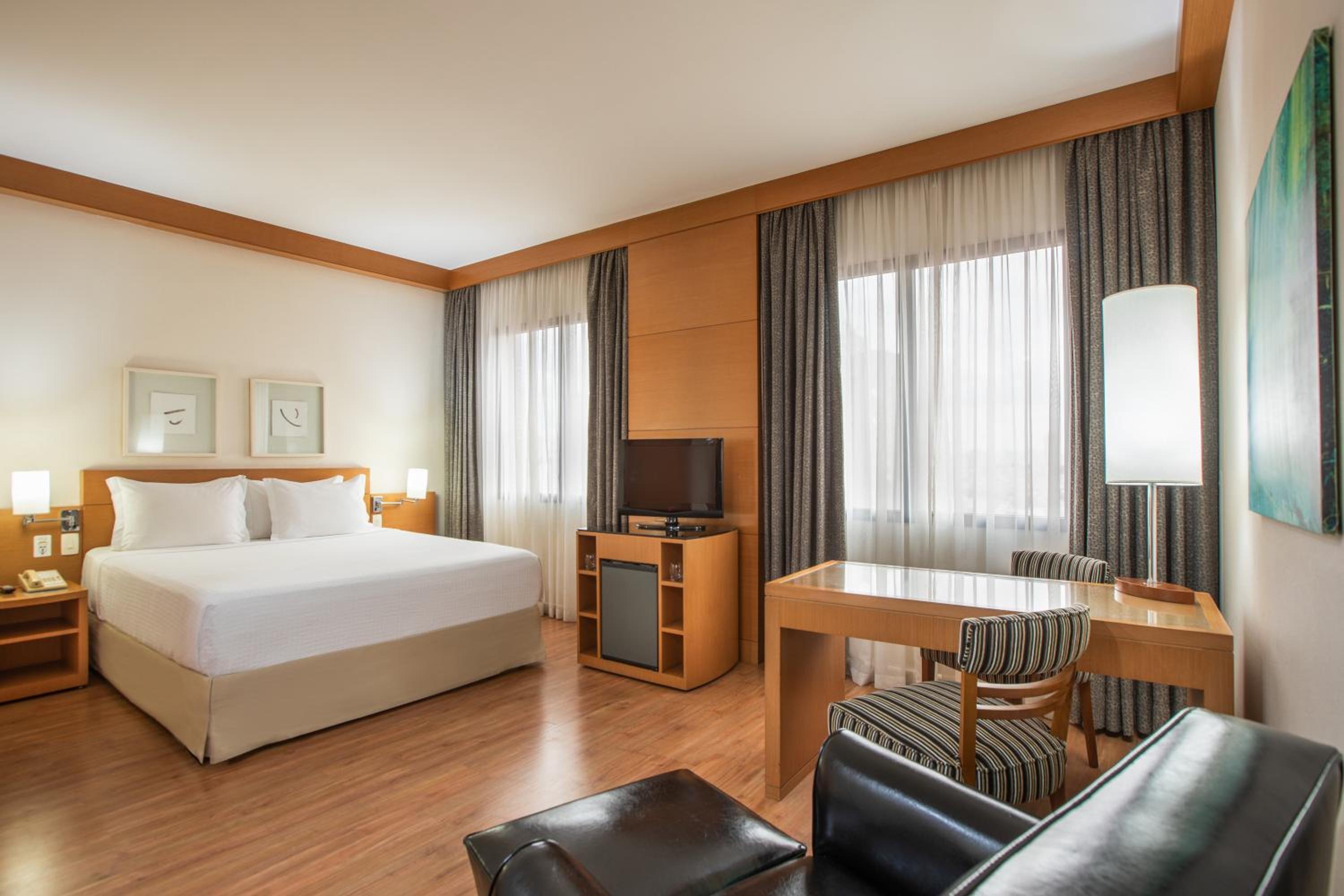 Standard Queen Room