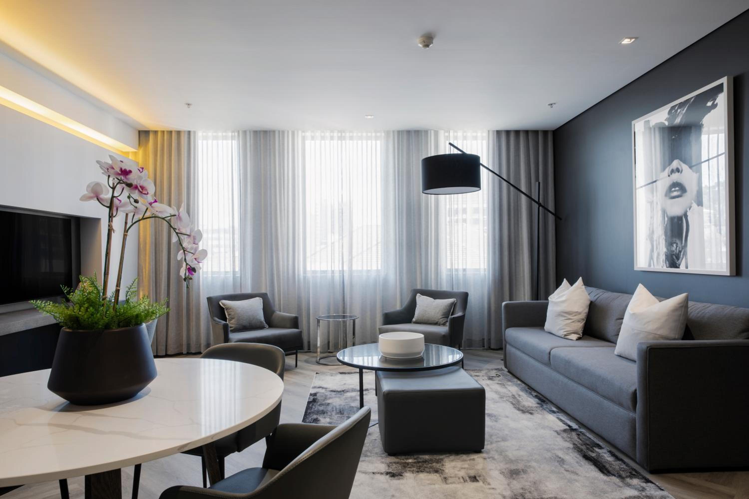 Two-Bedroom Suite thumbnail 5