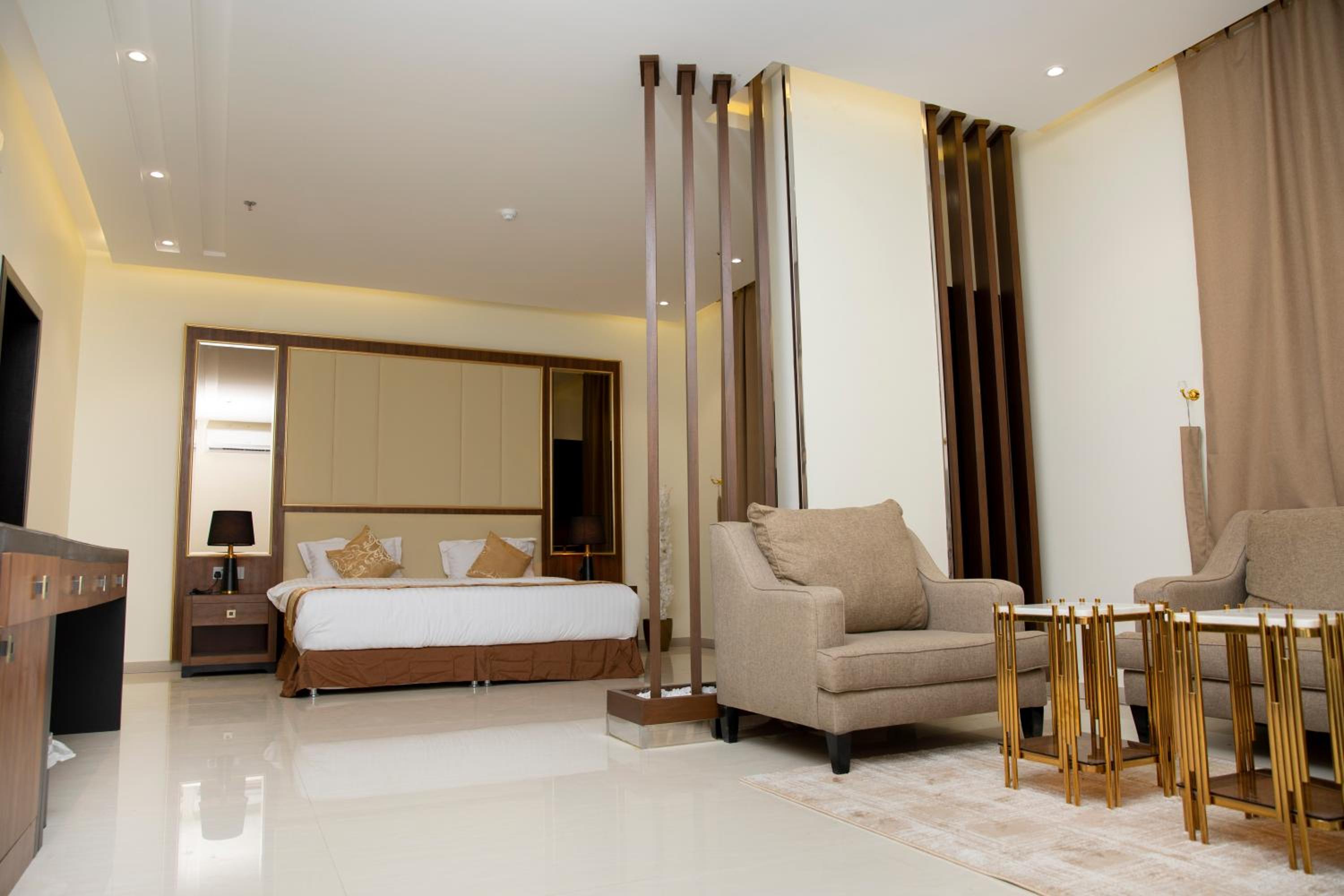 Executive Suite photo 2