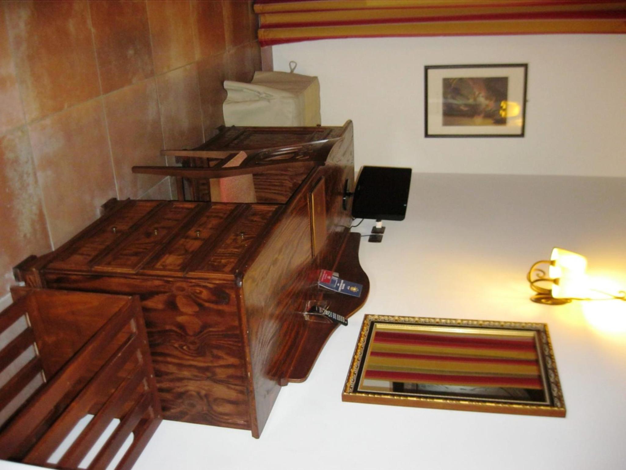 Double or Twin Room - Photo 4