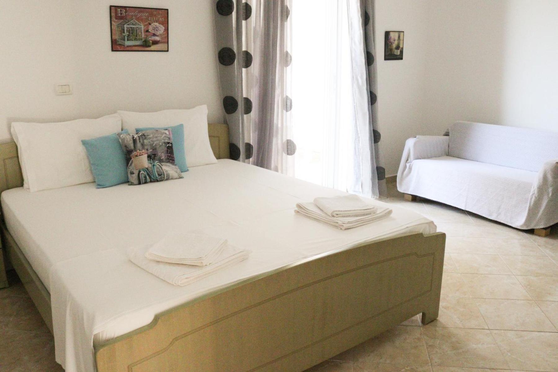 Double Room with Balcony and Sea View