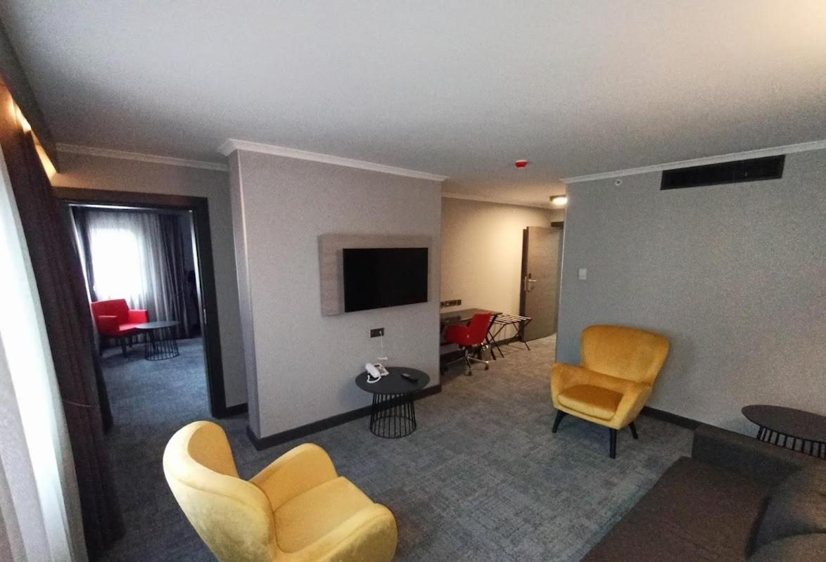 Deluxe Suite photo 1