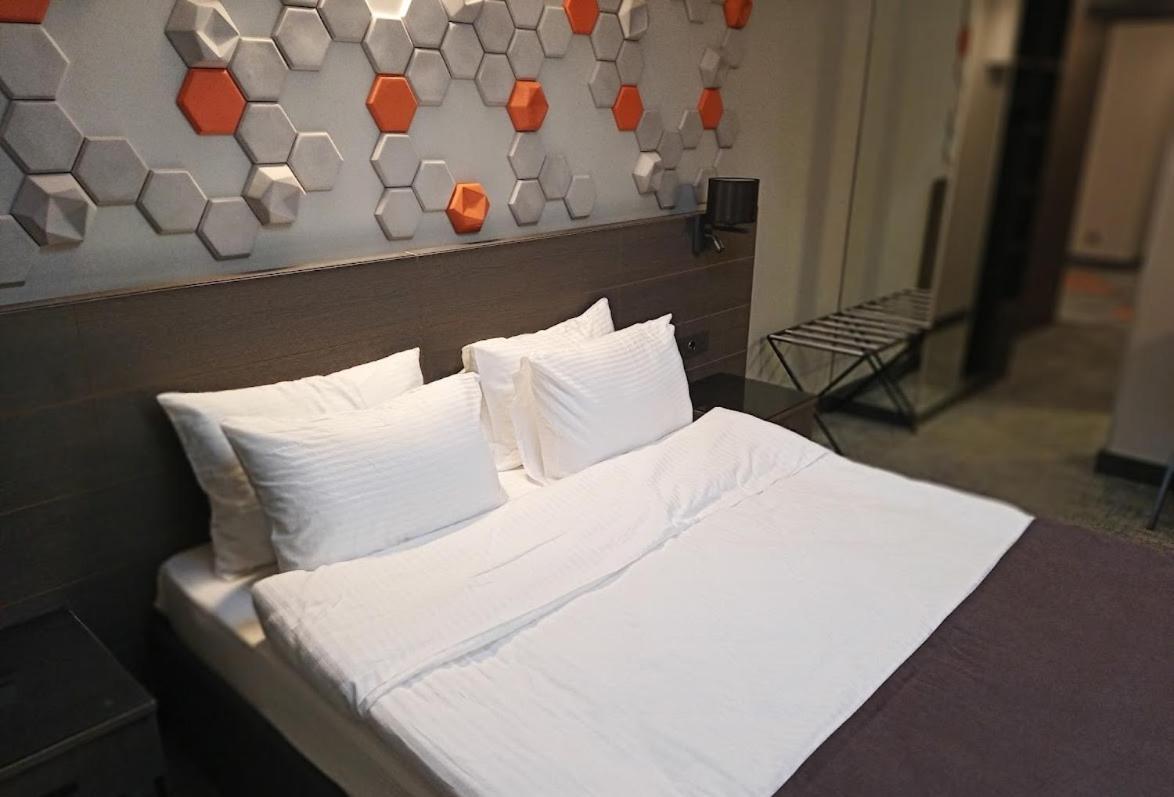 Queen Room - Photo 10